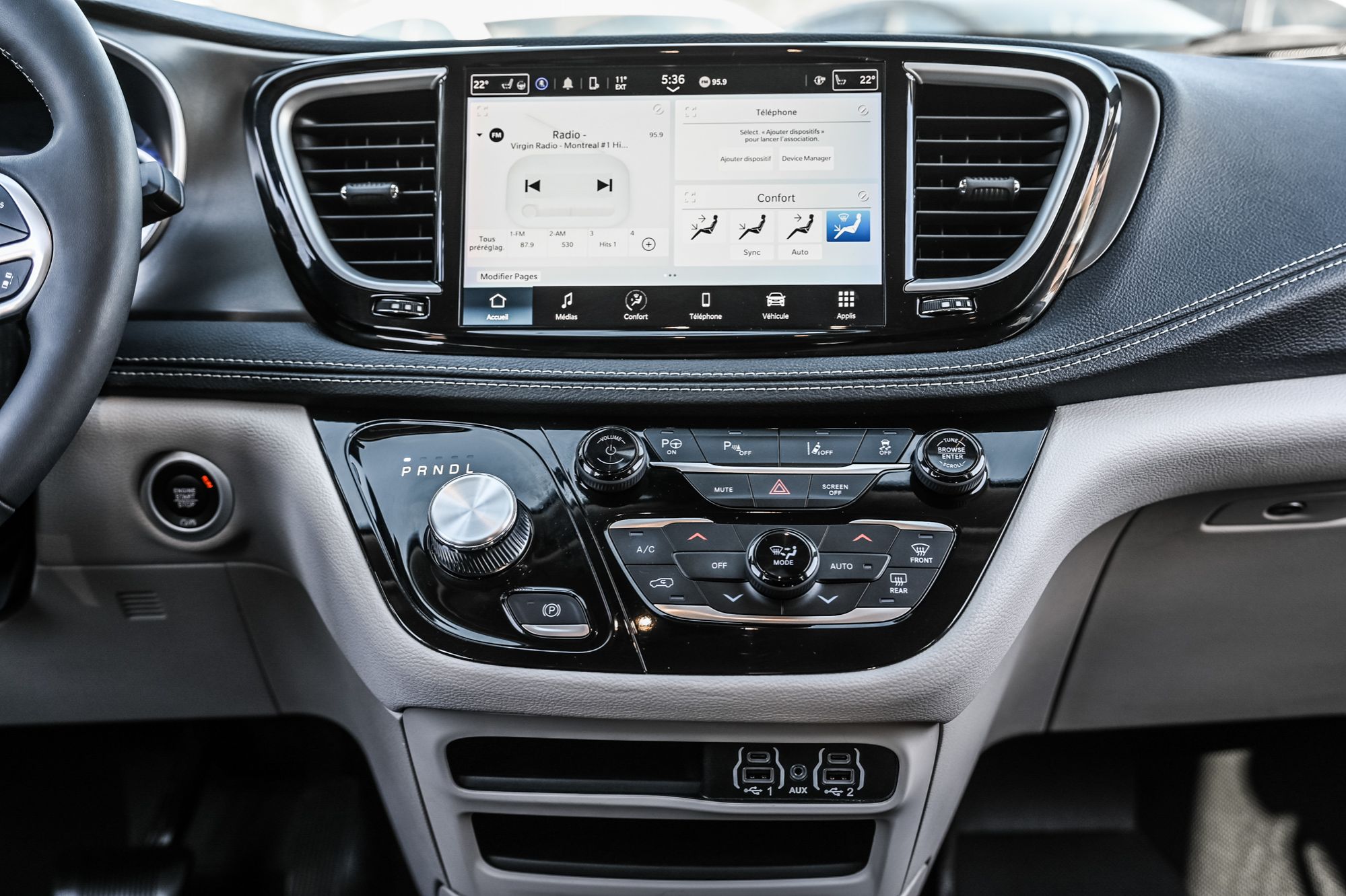 Chrysler Pacifica Hybrid  2023