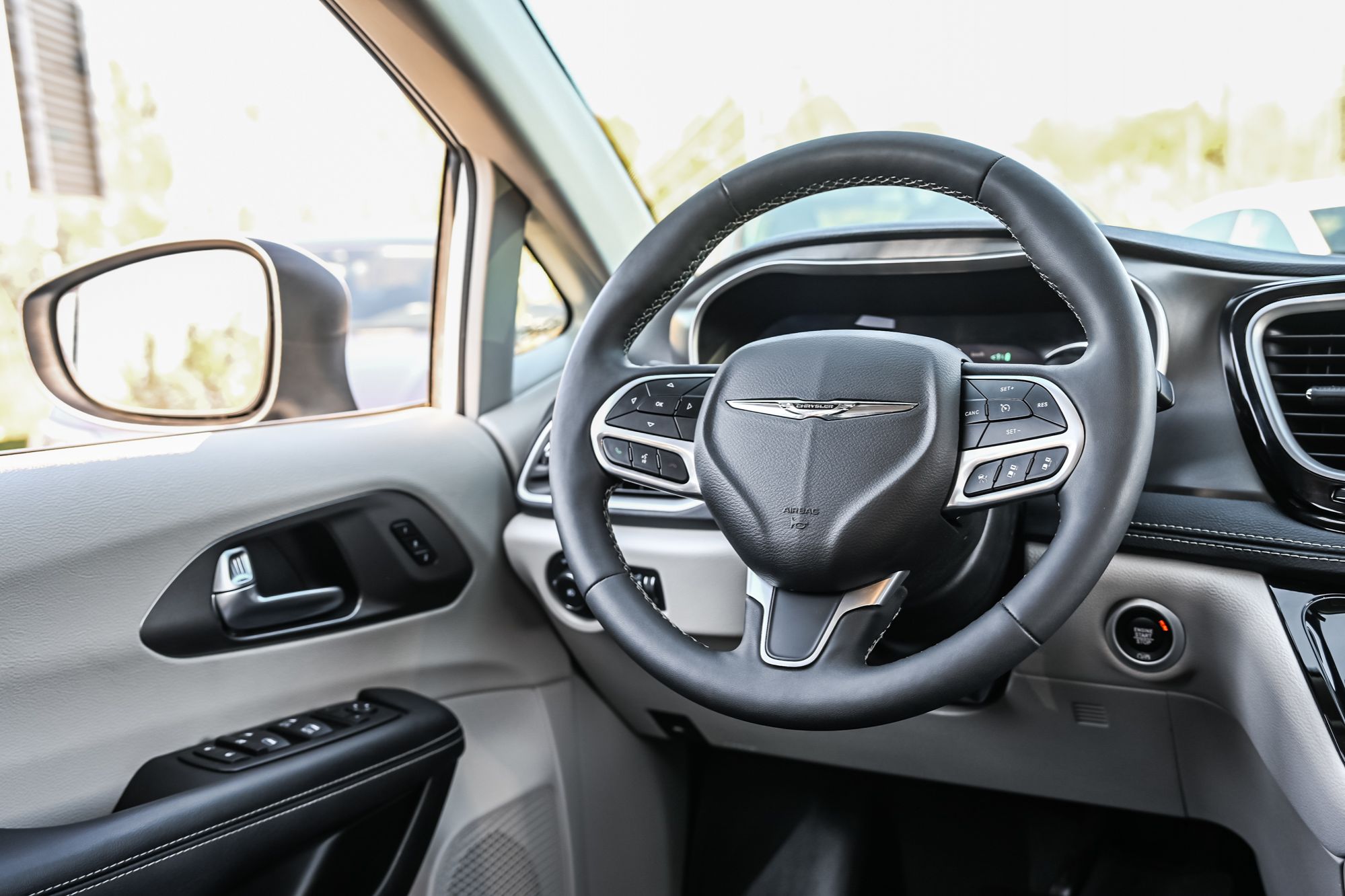 Chrysler Pacifica Hybrid  2023