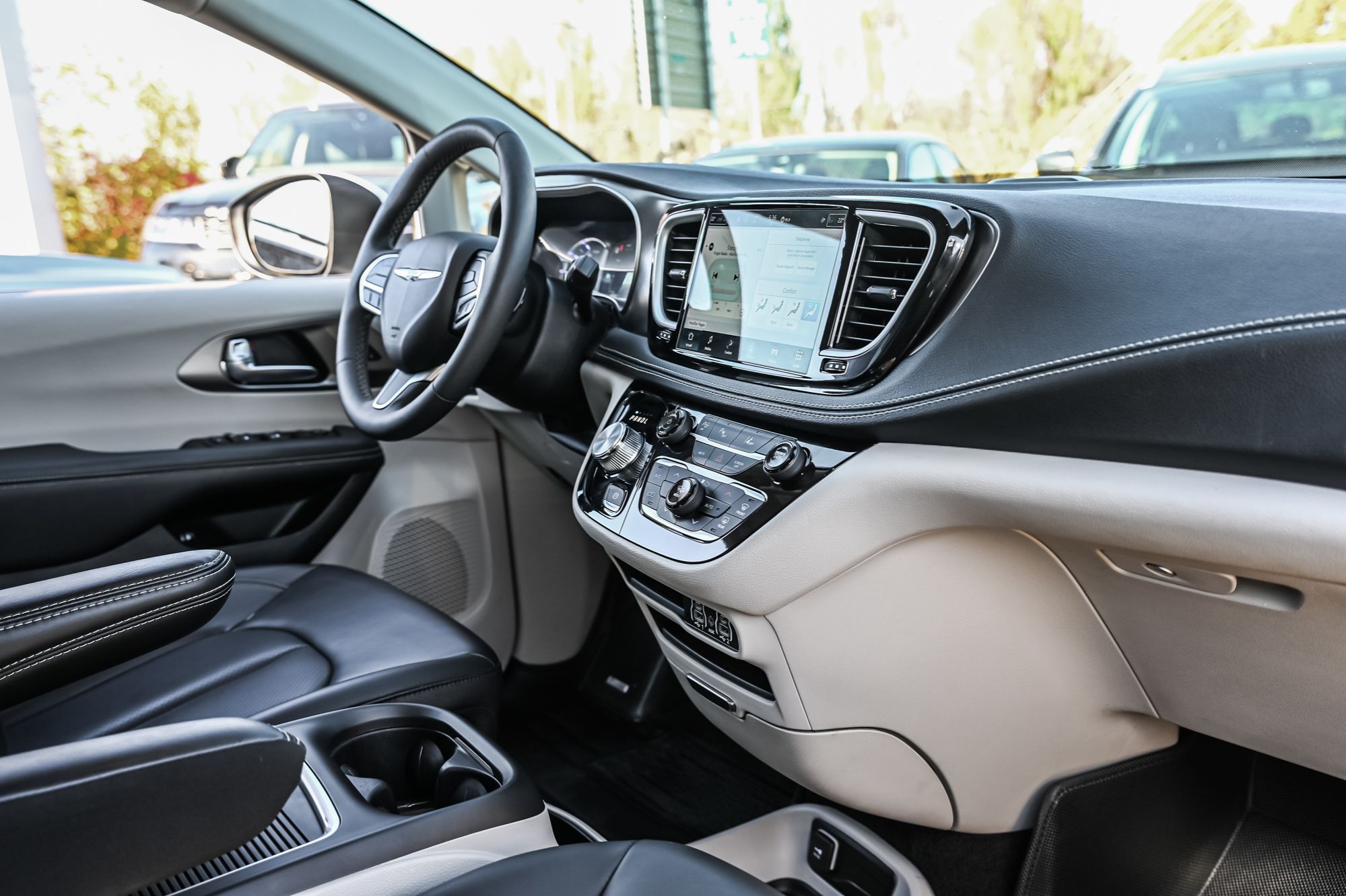 Chrysler Pacifica Hybrid  2023