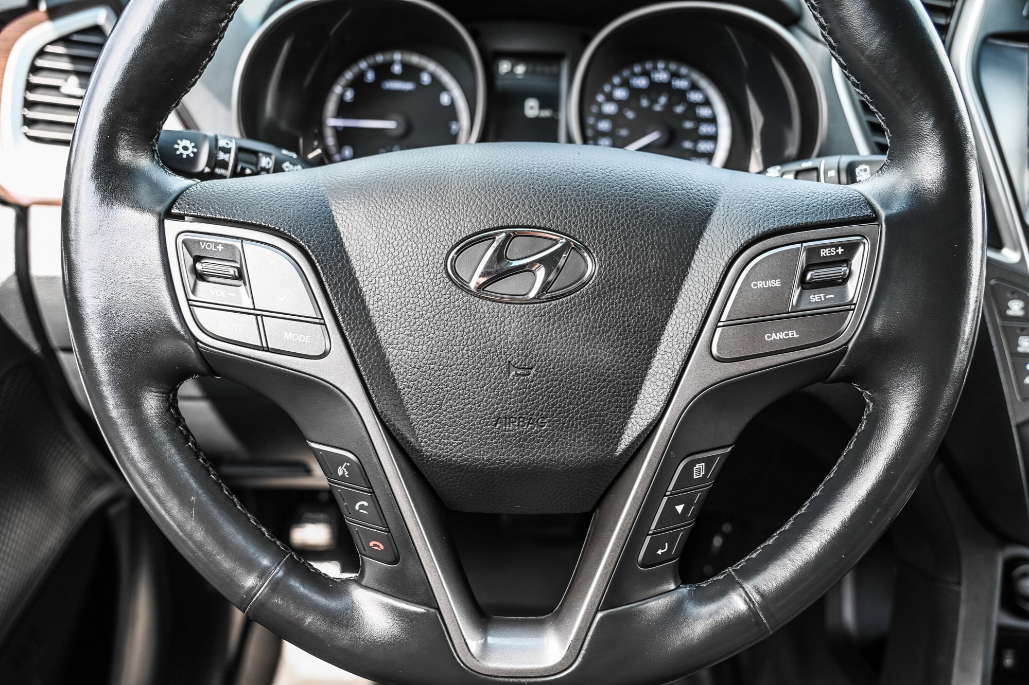2017 Hyundai Santa Fe XL in Saint-Bruno-de-Montarville, Quebec