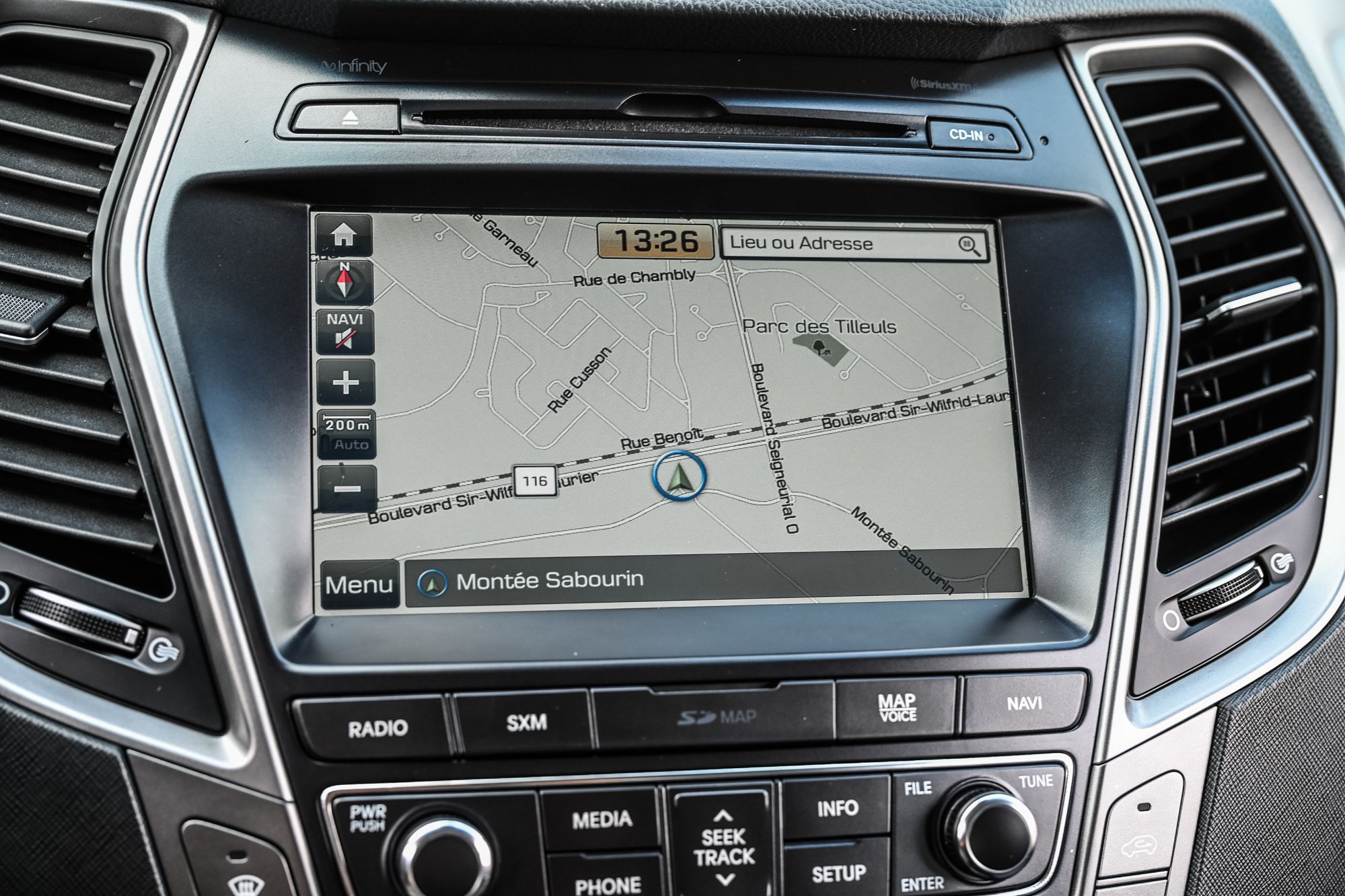 2017 Hyundai Santa Fe XL in Saint-Bruno-de-Montarville, Quebec