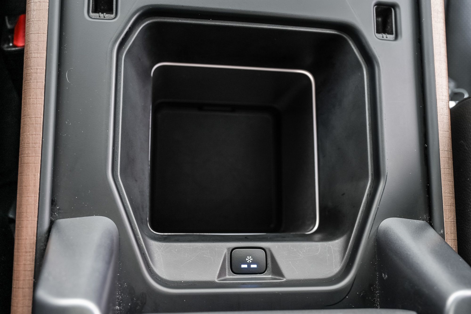 2023 Land Rover Defender in Saint-Bruno-de-Montarville, Quebec