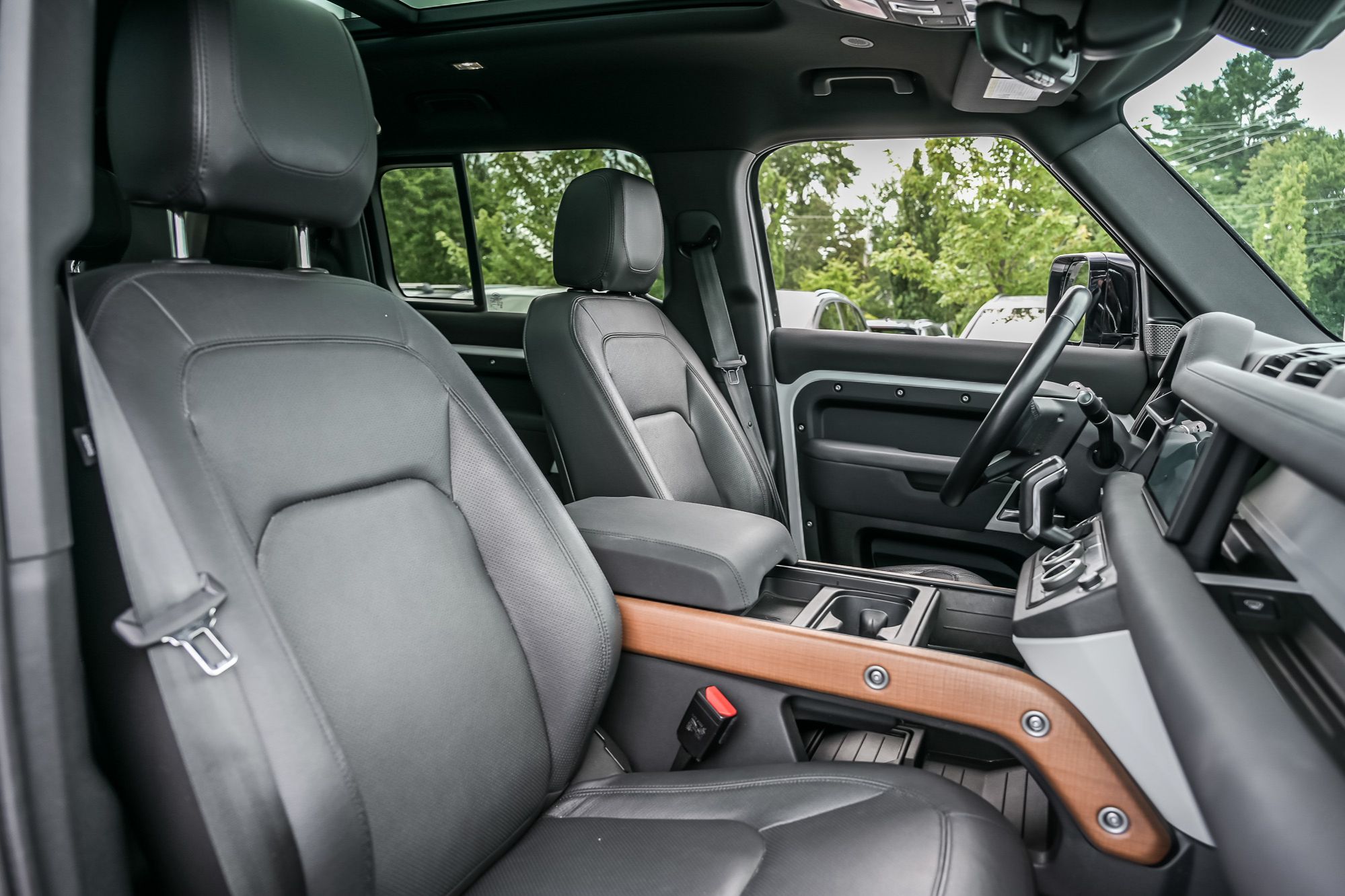 2023 Land Rover Defender in Saint-Bruno-de-Montarville, Quebec