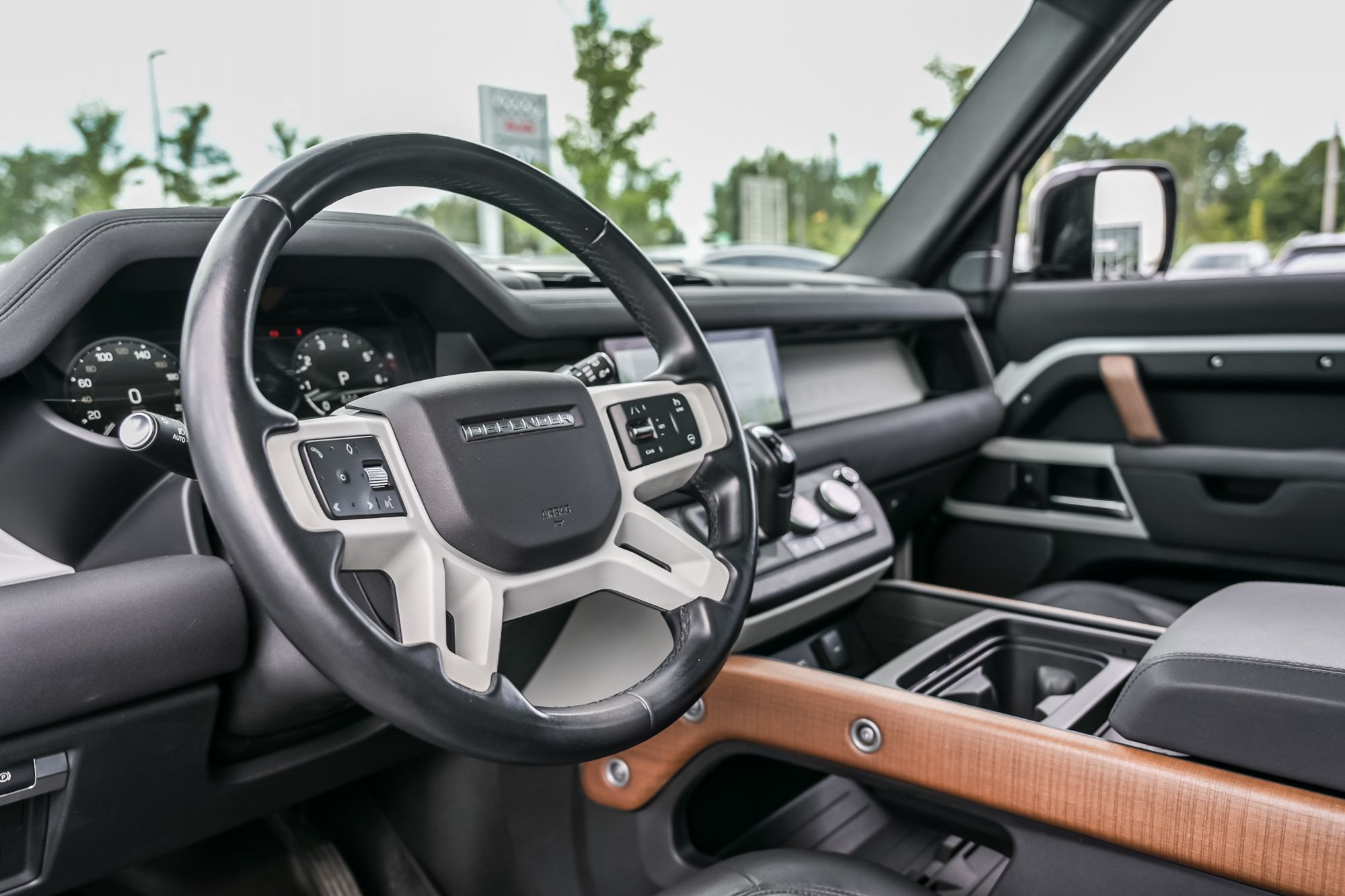 2023 Land Rover Defender in Saint-Bruno-de-Montarville, Quebec