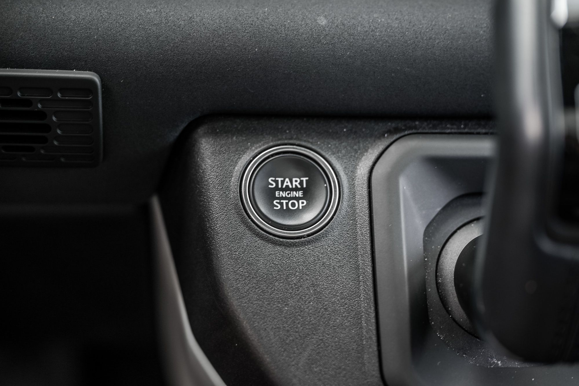 2023 Land Rover Defender in Saint-Bruno-de-Montarville, Quebec