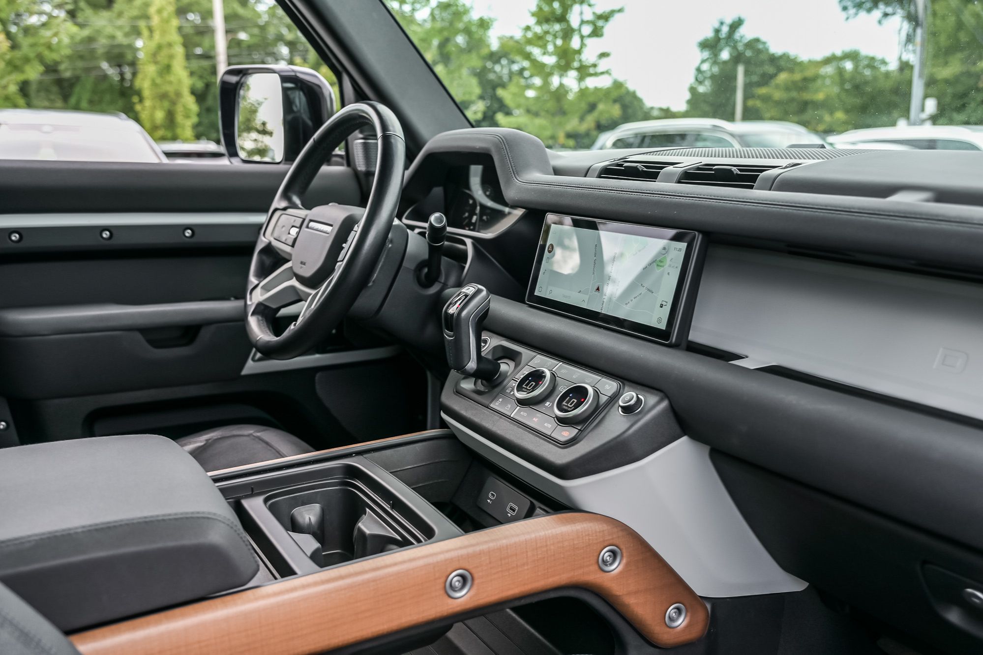 2023 Land Rover Defender in Saint-Bruno-de-Montarville, Quebec