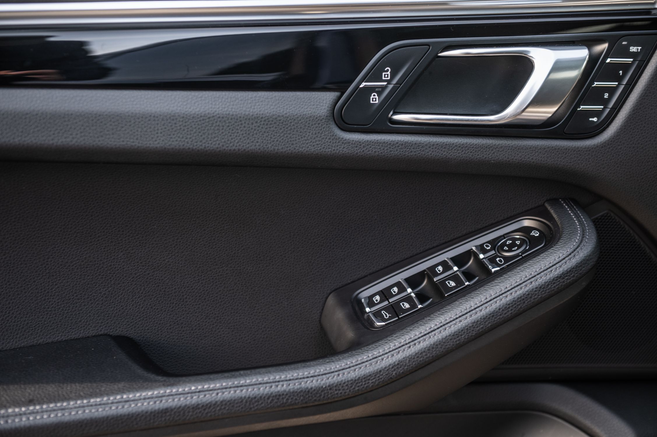 2022 Porsche Macan in Saint-Bruno-de-Montarville, Quebec