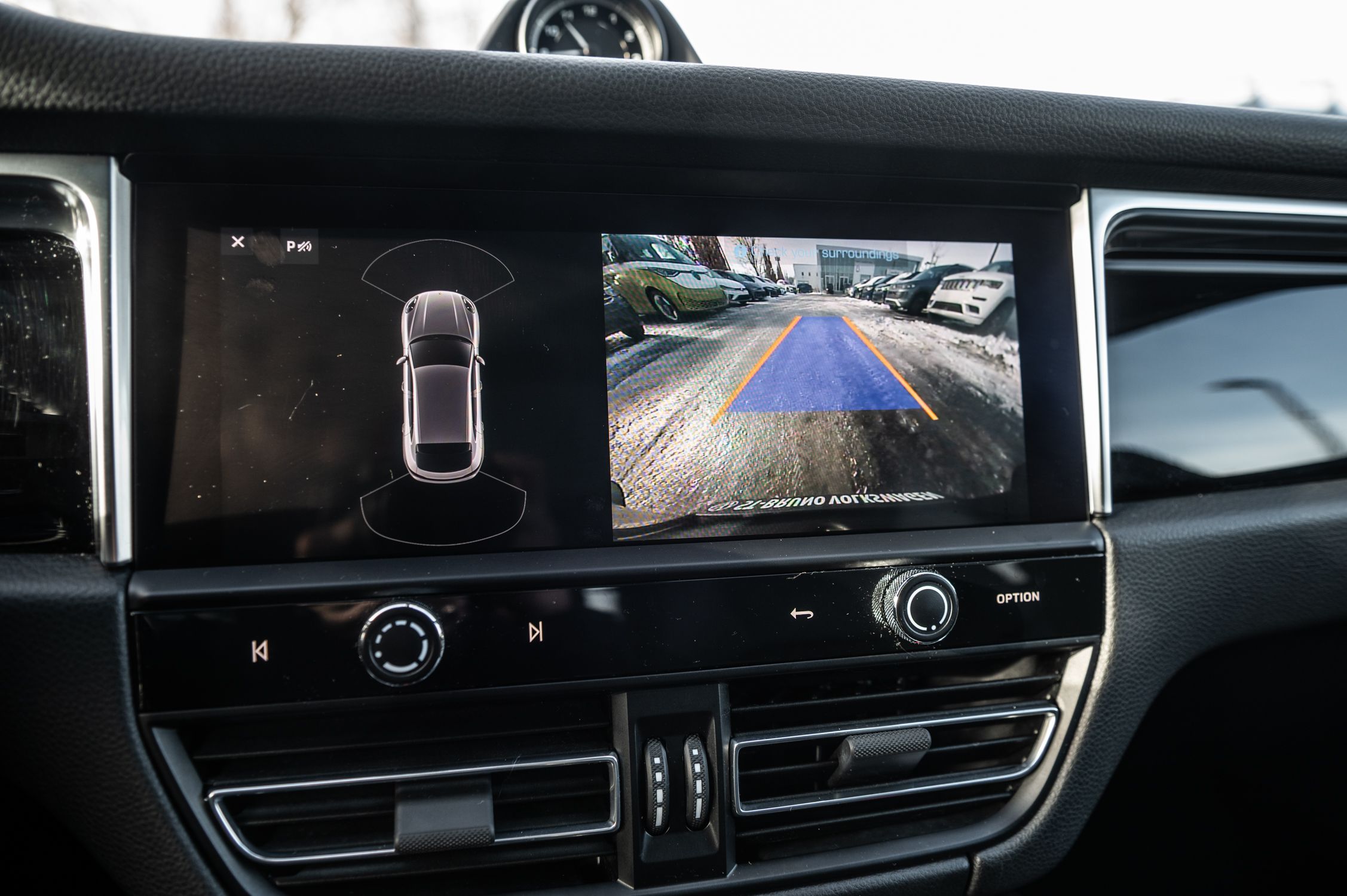 2022 Porsche Macan in Saint-Bruno-de-Montarville, Quebec