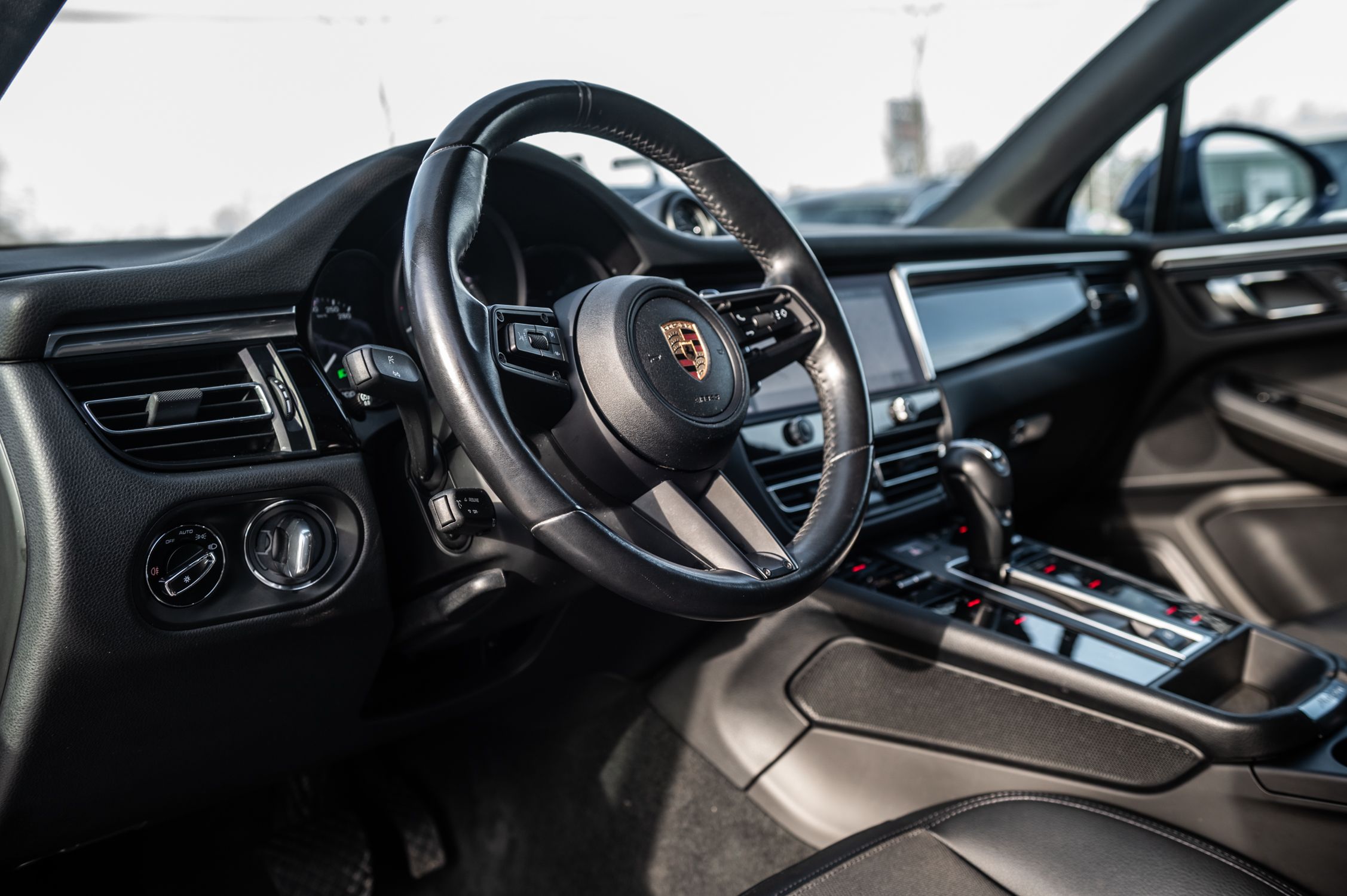 2022 Porsche Macan in Saint-Bruno-de-Montarville, Quebec