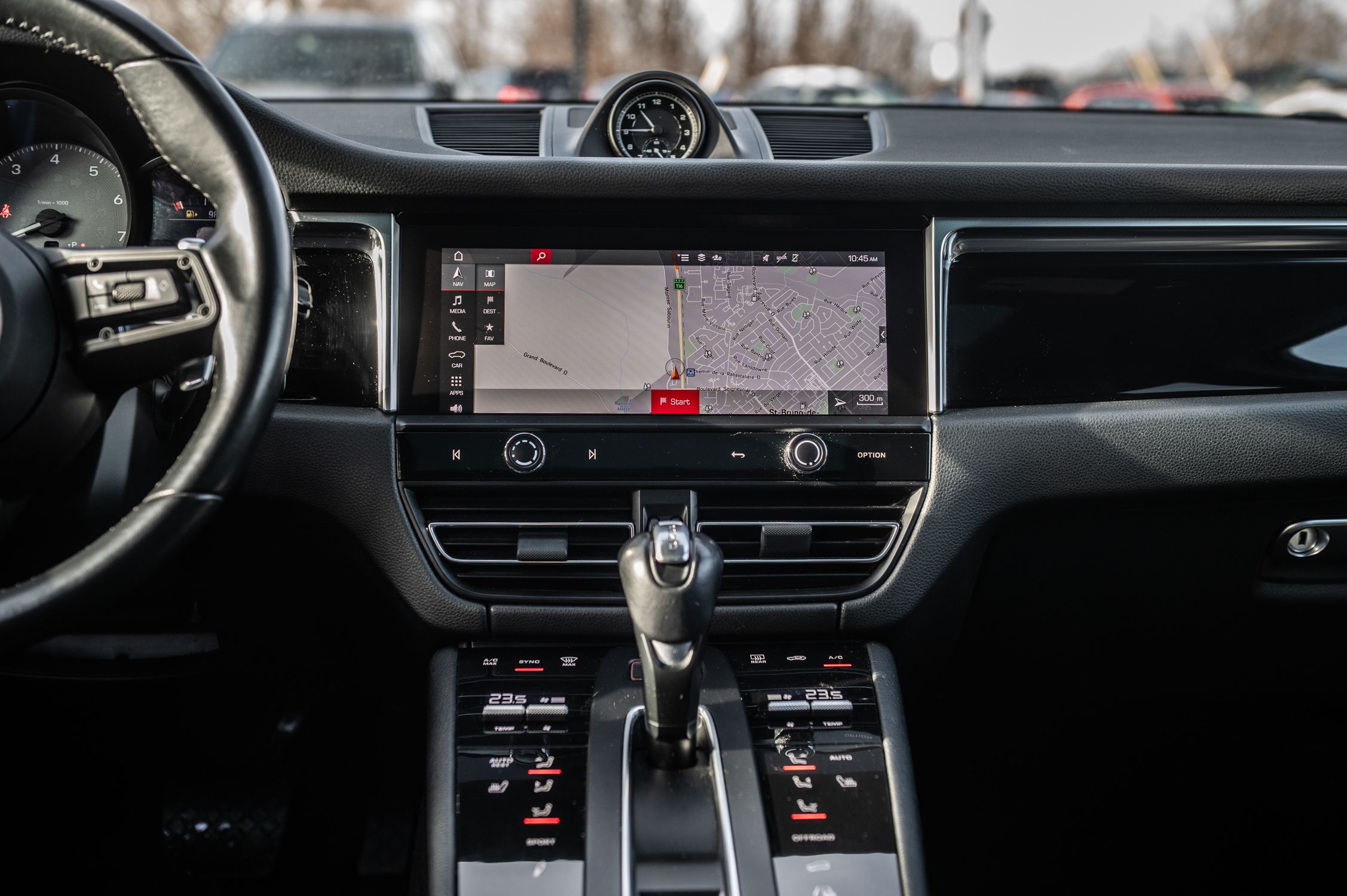 2022 Porsche Macan in Saint-Bruno-de-Montarville, Quebec