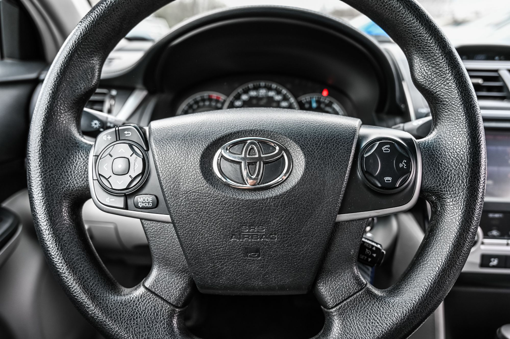 2014 Toyota Camry in Saint-Bruno-de-Montarville, Quebec