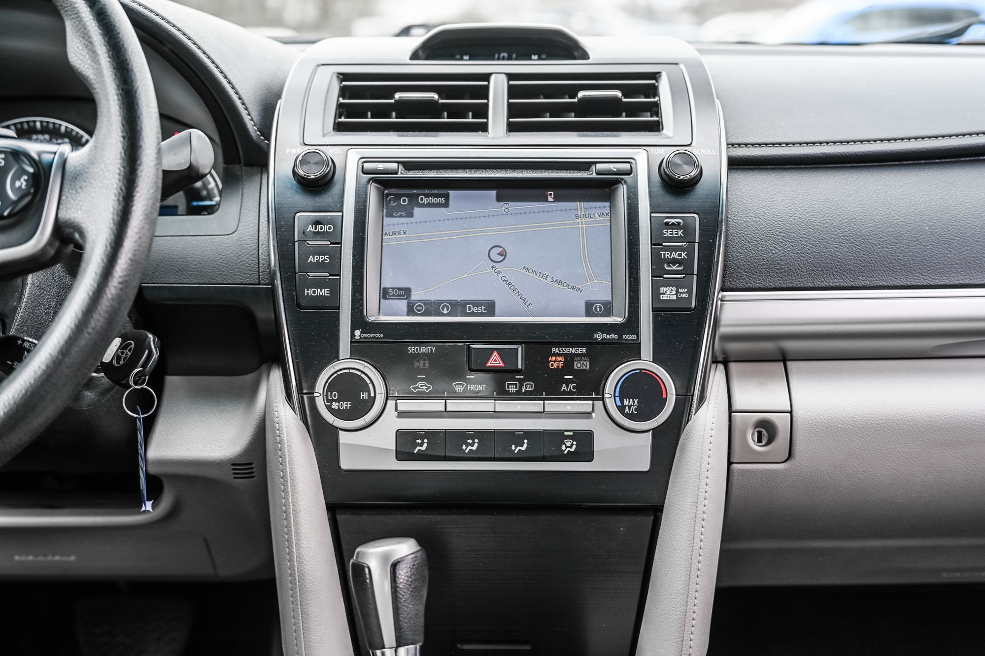 2014 Toyota Camry in Saint-Bruno-de-Montarville, Quebec