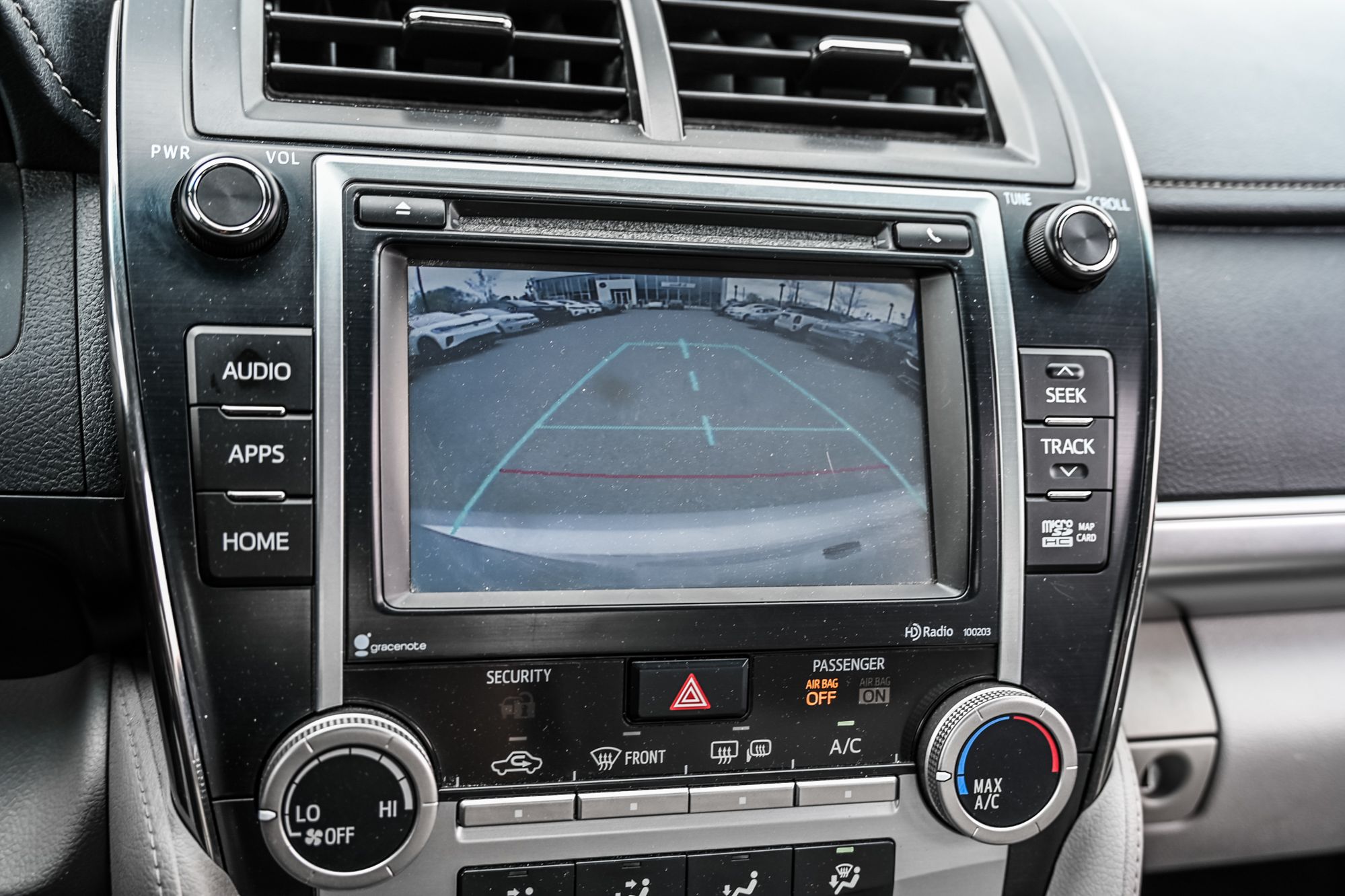 2014 Toyota Camry in Saint-Bruno-de-Montarville, Quebec