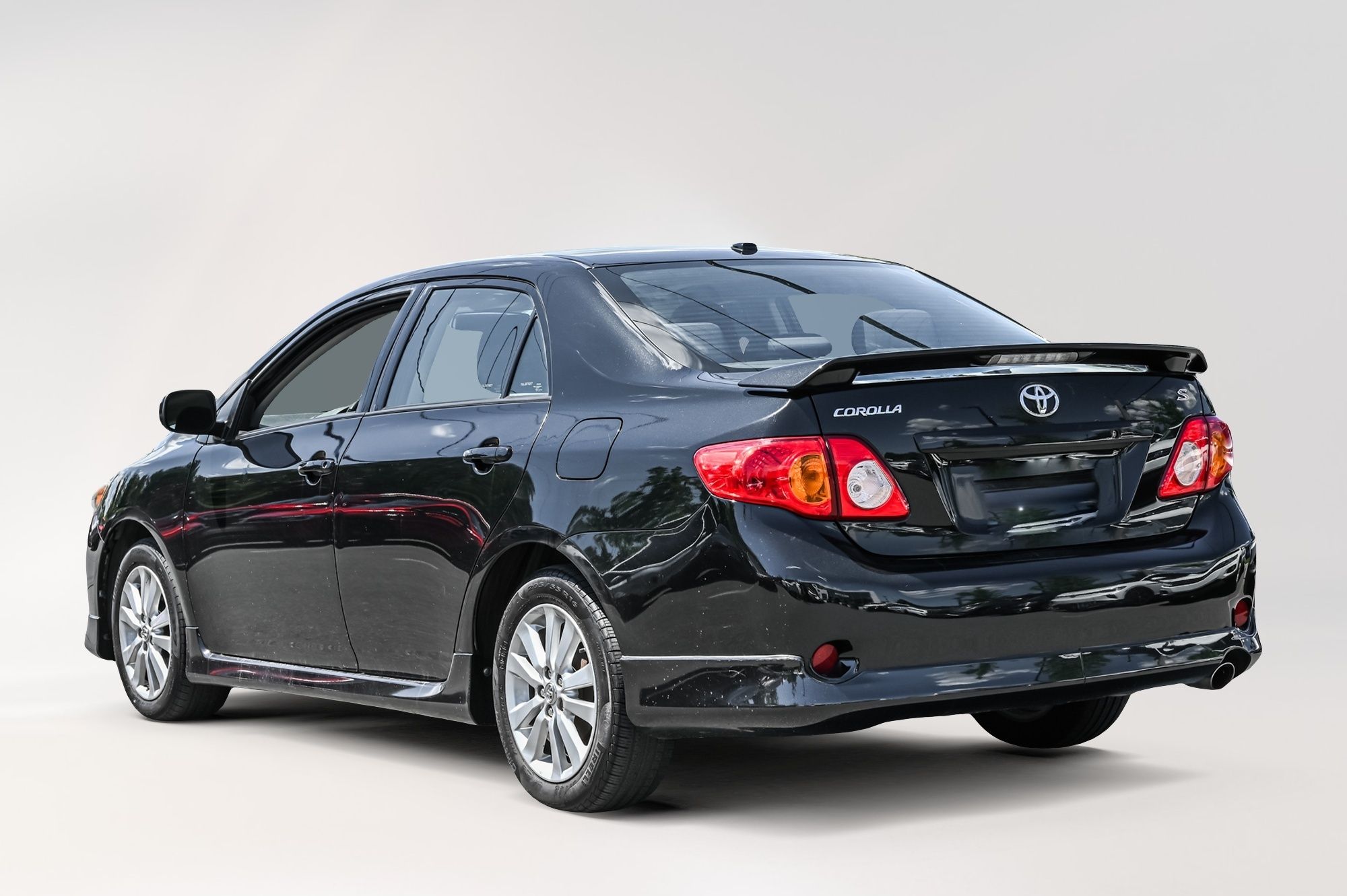 2010 Toyota Corolla in Saint-Bruno-de-Montarville, Quebec