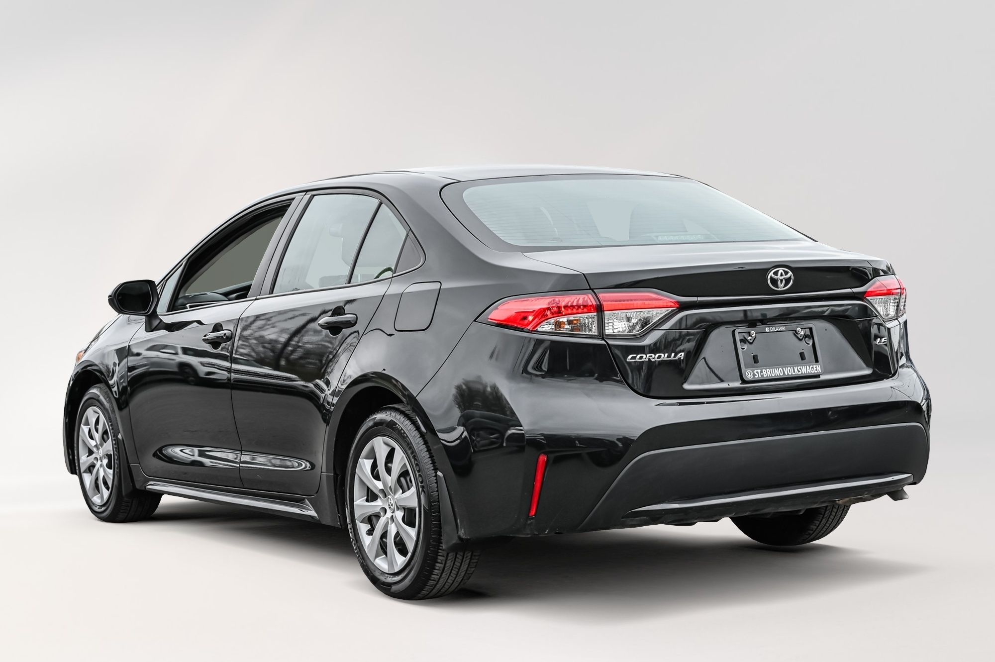 2022 Toyota Corolla in Saint-Bruno-de-Montarville, Quebec