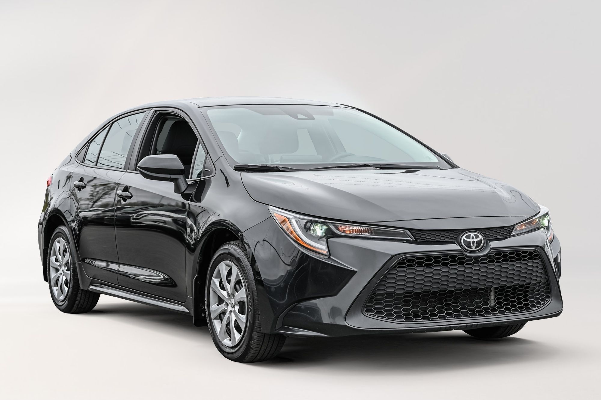 2022 Toyota Corolla in Saint-Bruno-de-Montarville, Quebec