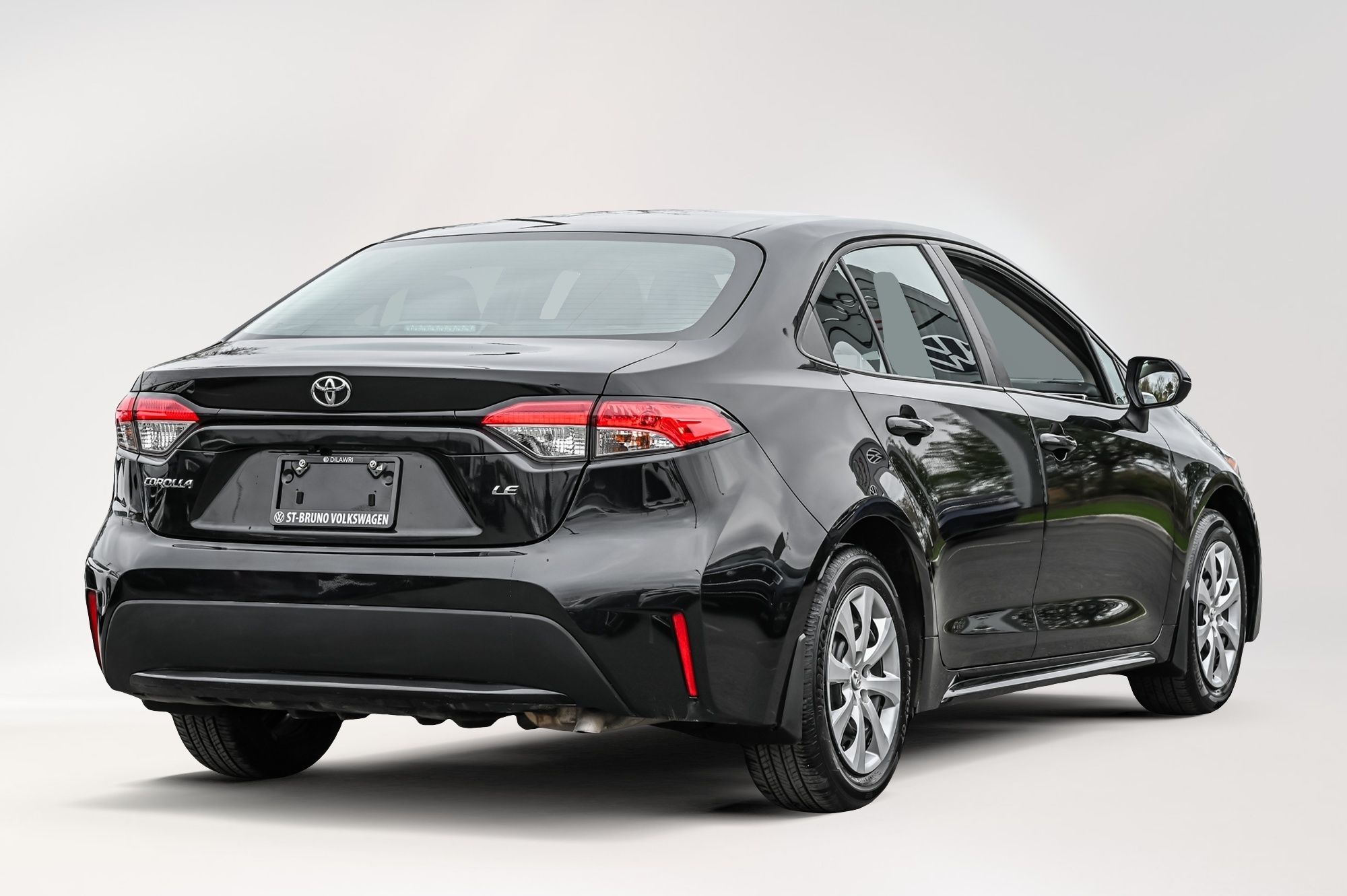 2022 Toyota Corolla in Saint-Bruno-de-Montarville, Quebec