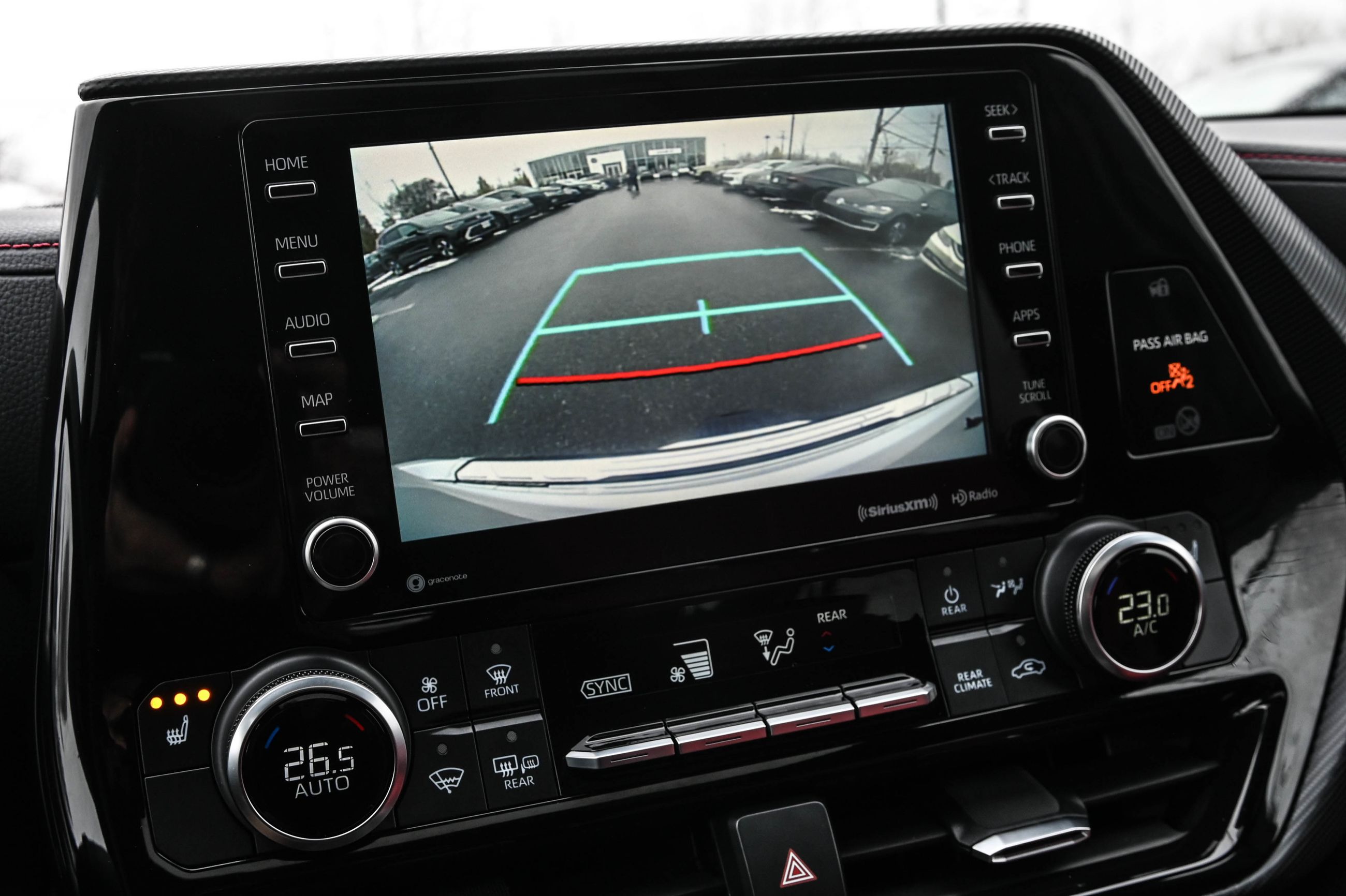 2022 Toyota Highlander in Saint-Bruno-de-Montarville, Quebec