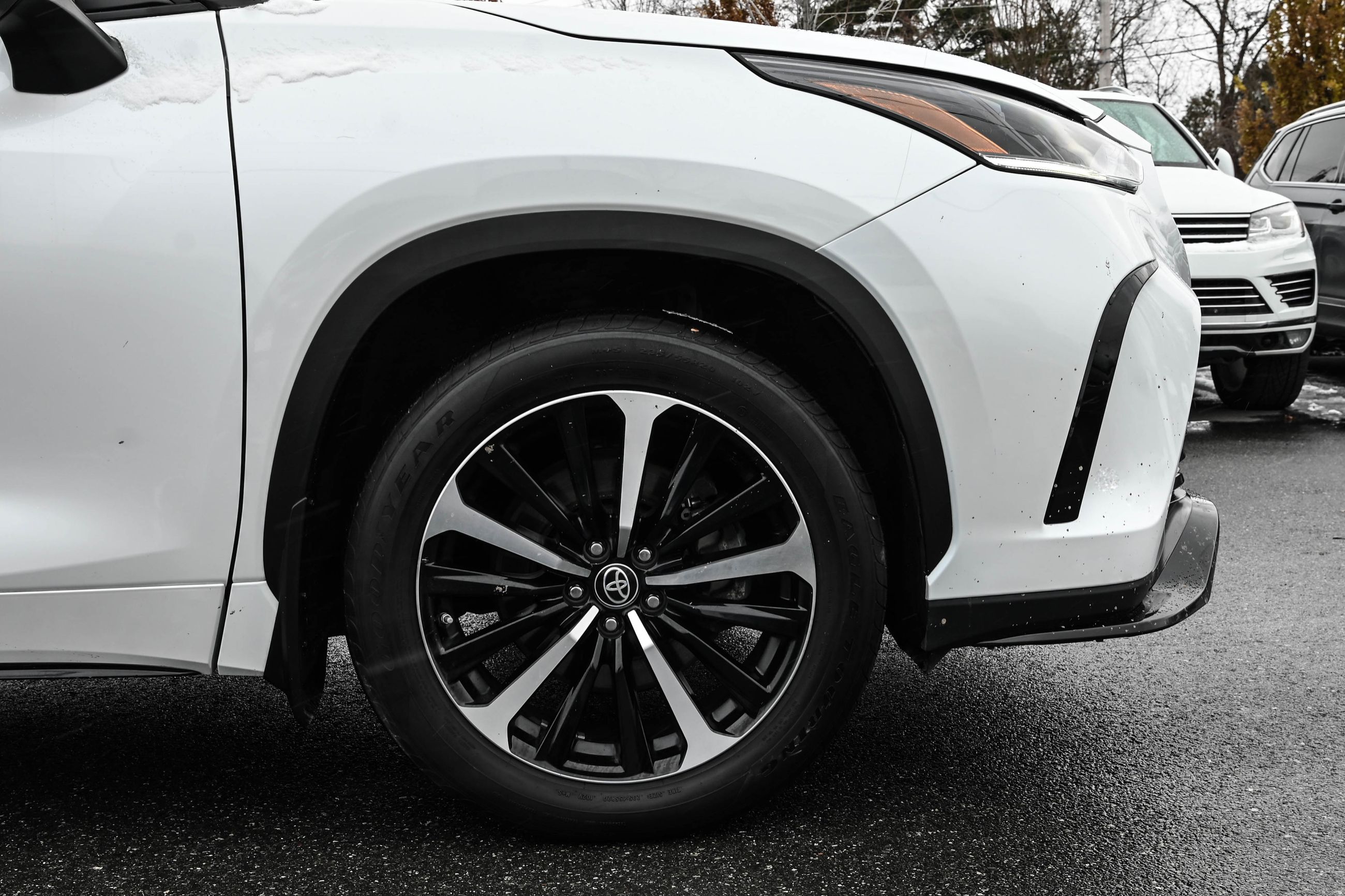 2022 Toyota Highlander in Saint-Bruno-de-Montarville, Quebec