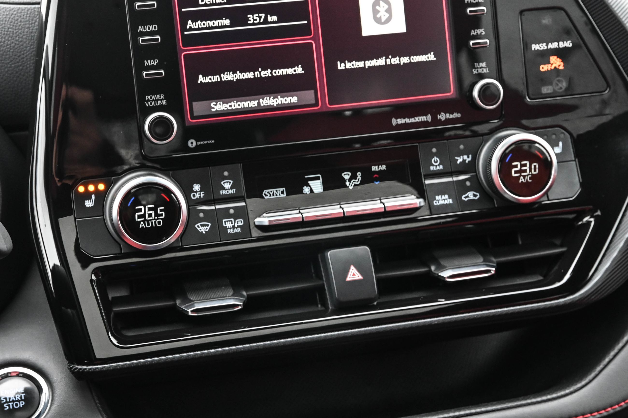 2022 Toyota Highlander in Saint-Bruno-de-Montarville, Quebec