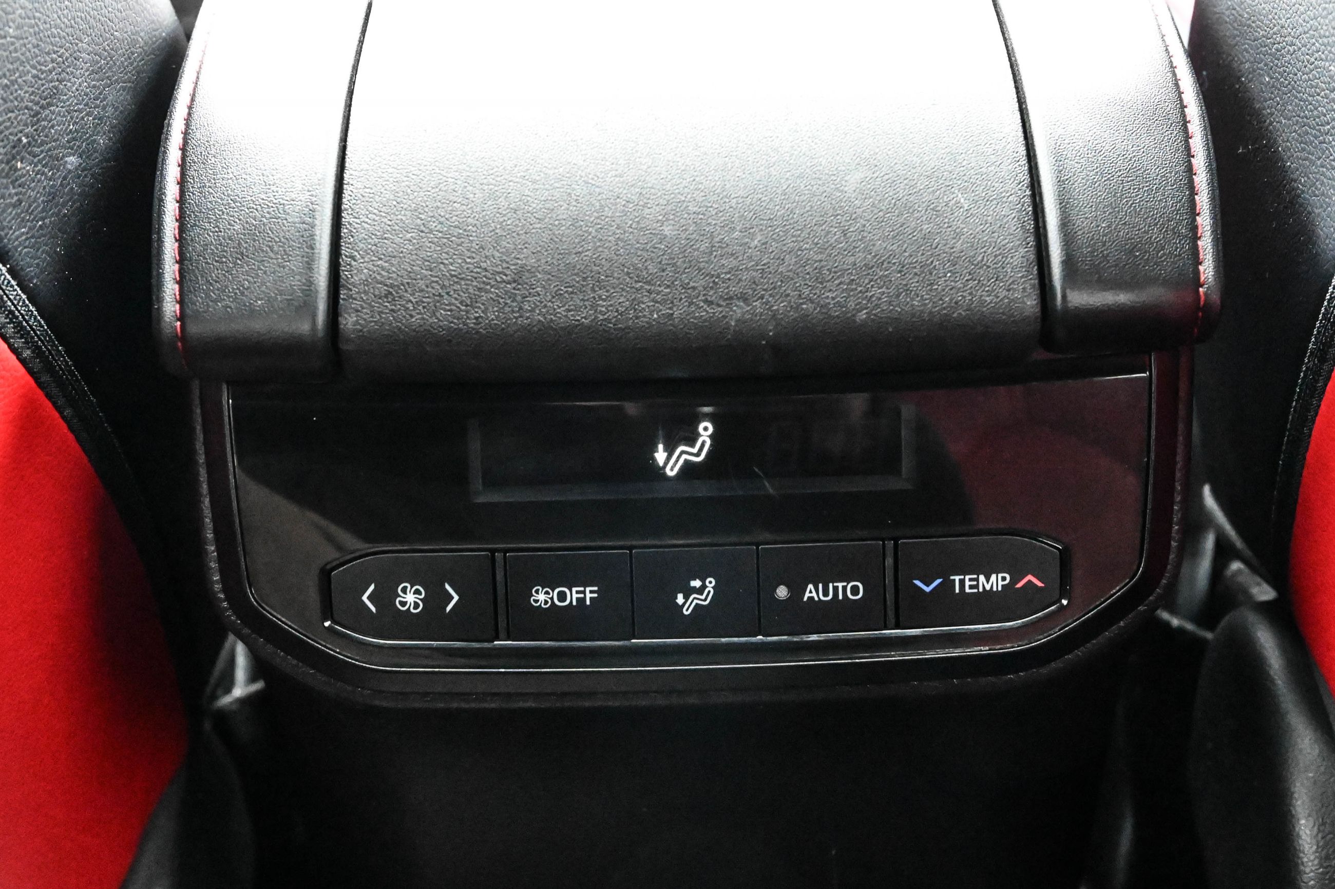 2022 Toyota Highlander in Saint-Bruno-de-Montarville, Quebec