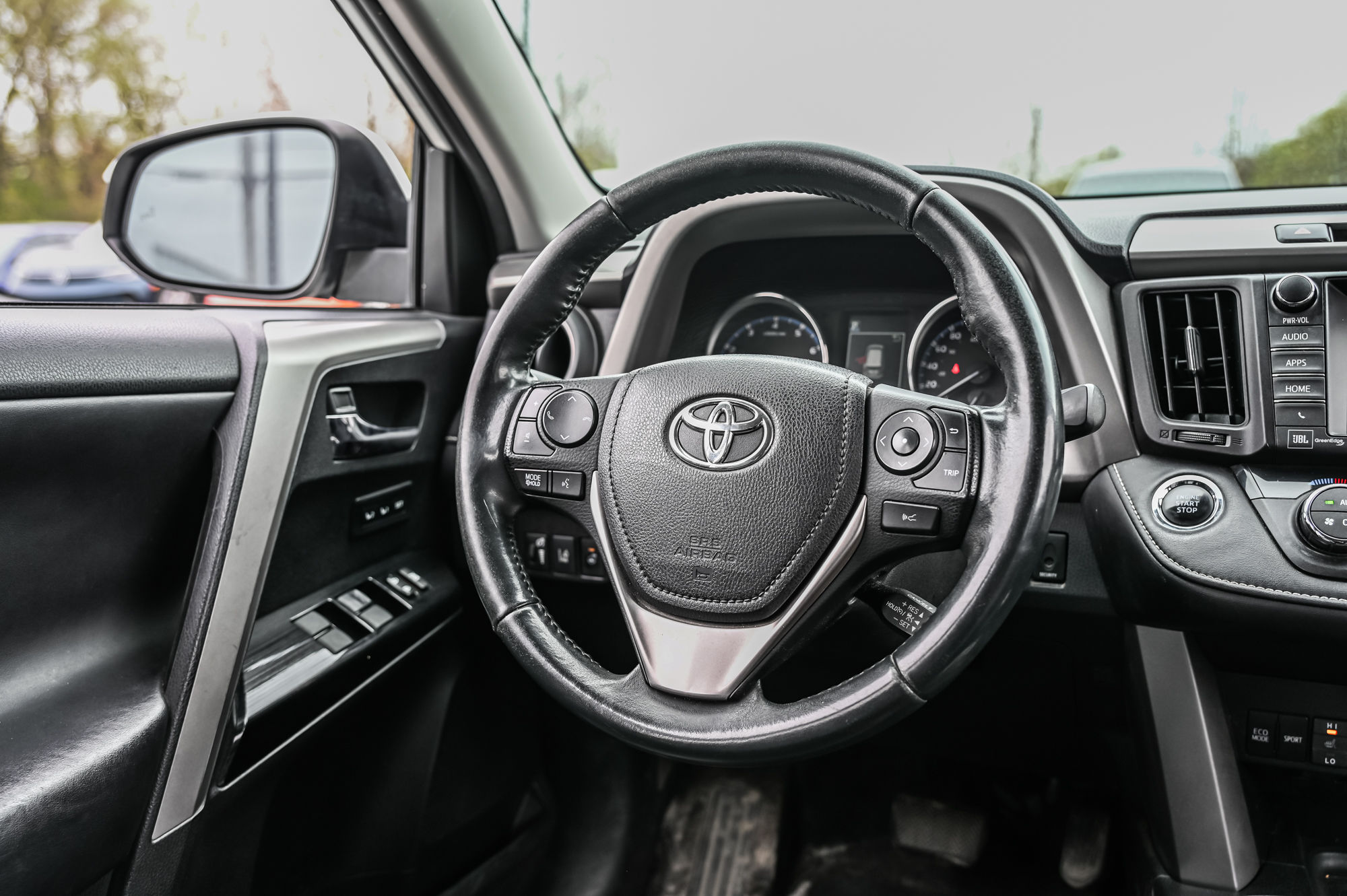 2016 Toyota RAV4 in Saint-Bruno-de-Montarville, Quebec
