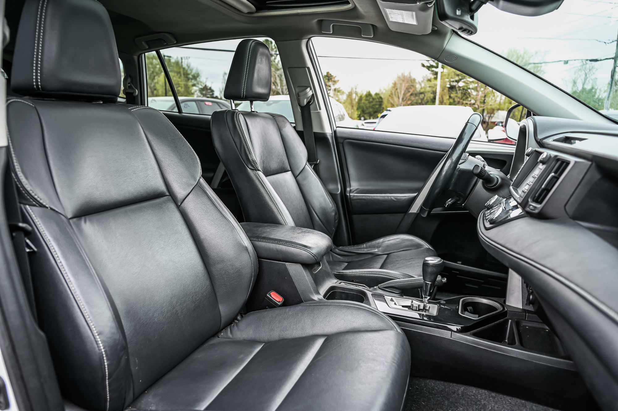 2016 Toyota RAV4 in Saint-Bruno-de-Montarville, Quebec