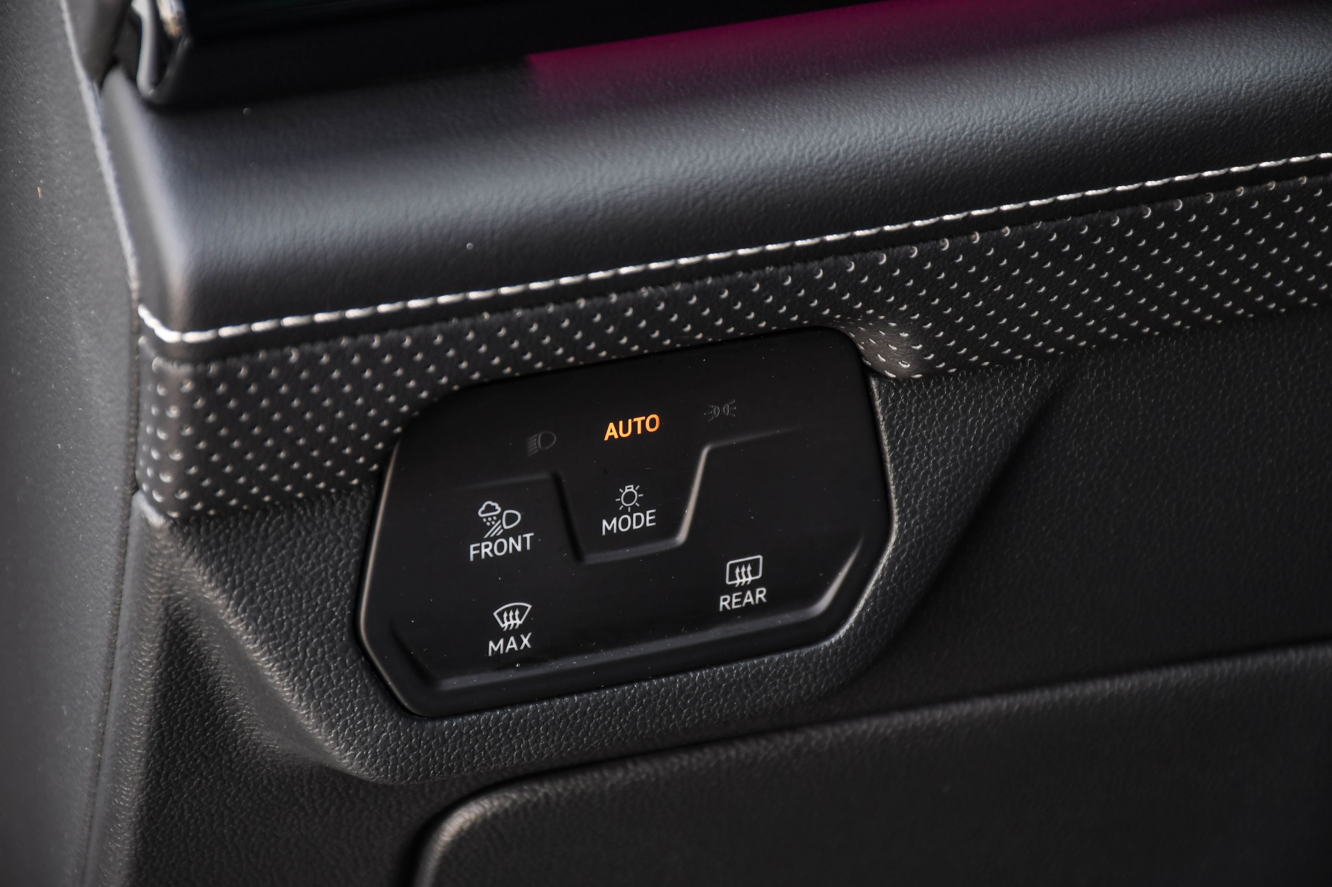 Volkswagen Atlas Cross Sport  2024 à Saint-Bruno-de-Montarville, Québec