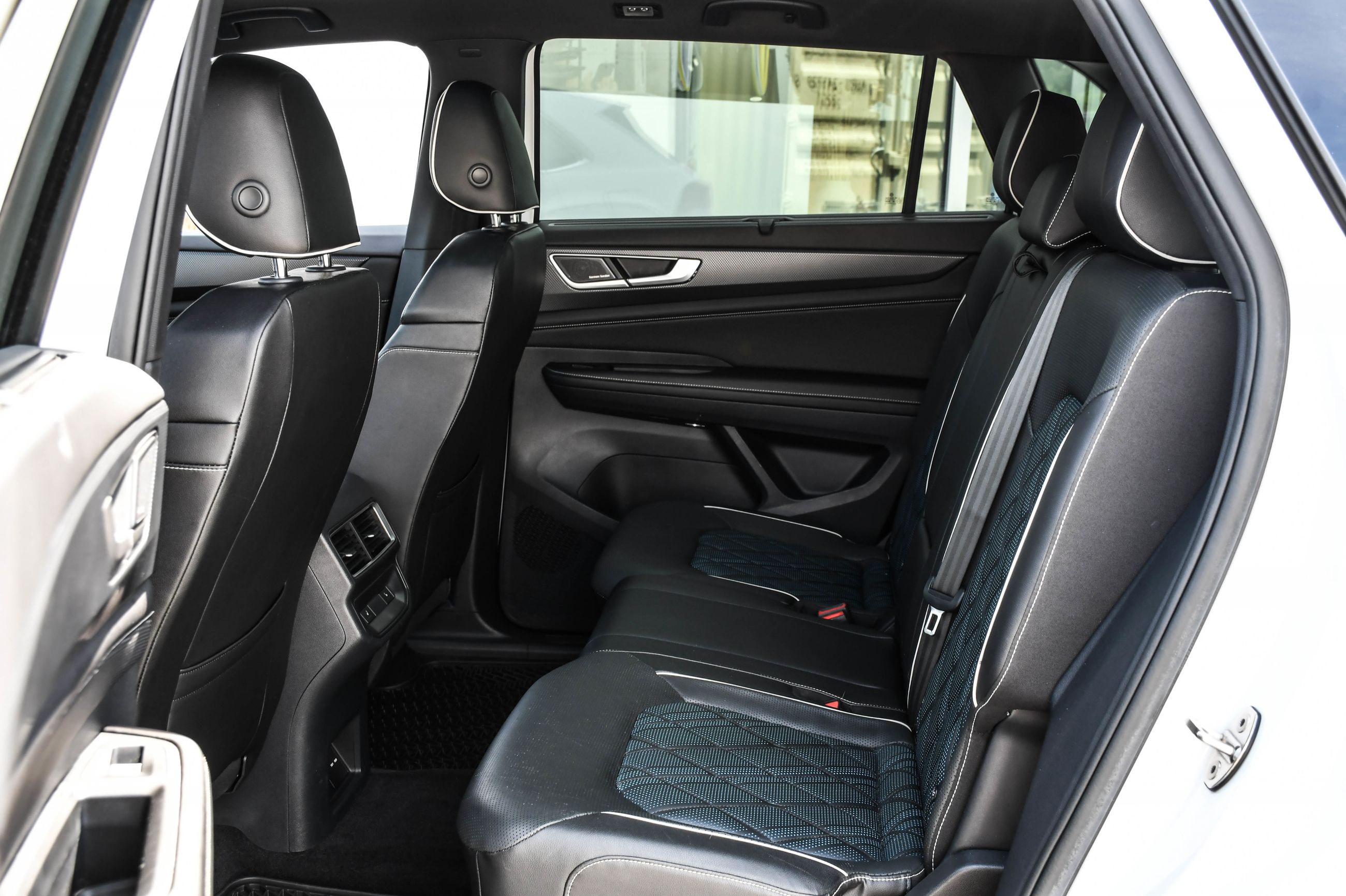 Volkswagen Atlas Cross Sport  2024 à Saint-Bruno-de-Montarville, Québec