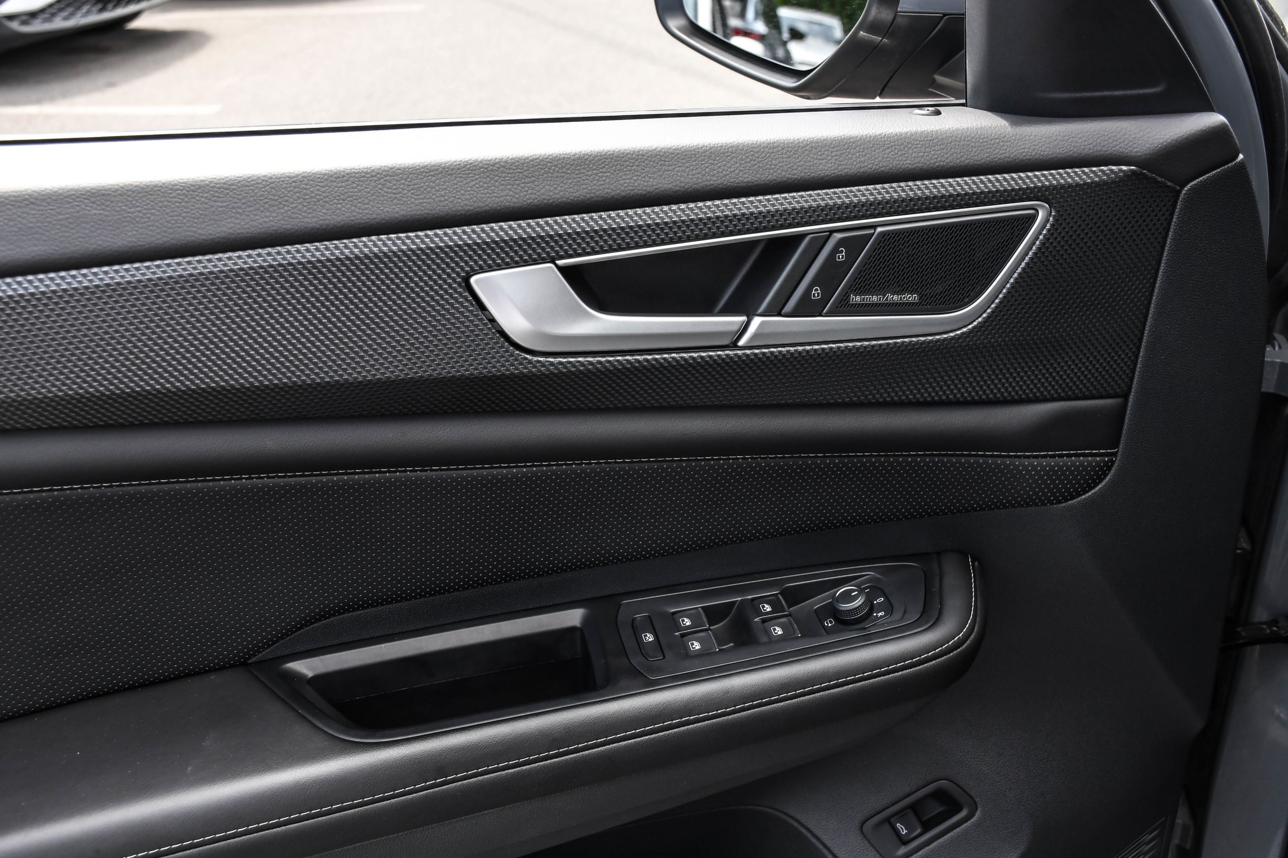 Volkswagen Atlas Cross Sport  2024 à Saint-Bruno-de-Montarville, Québec