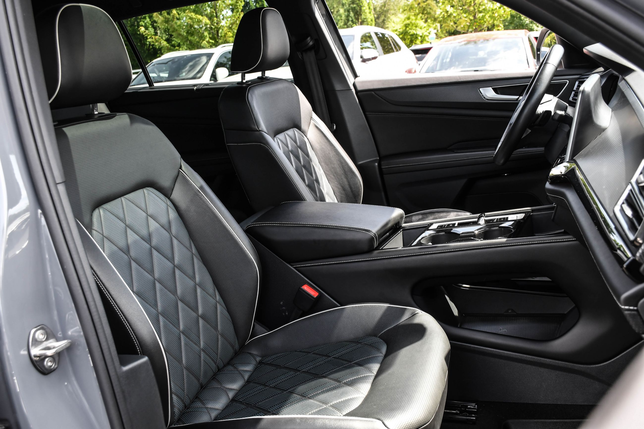 Volkswagen Atlas Cross Sport  2024 à Saint-Bruno-de-Montarville, Québec