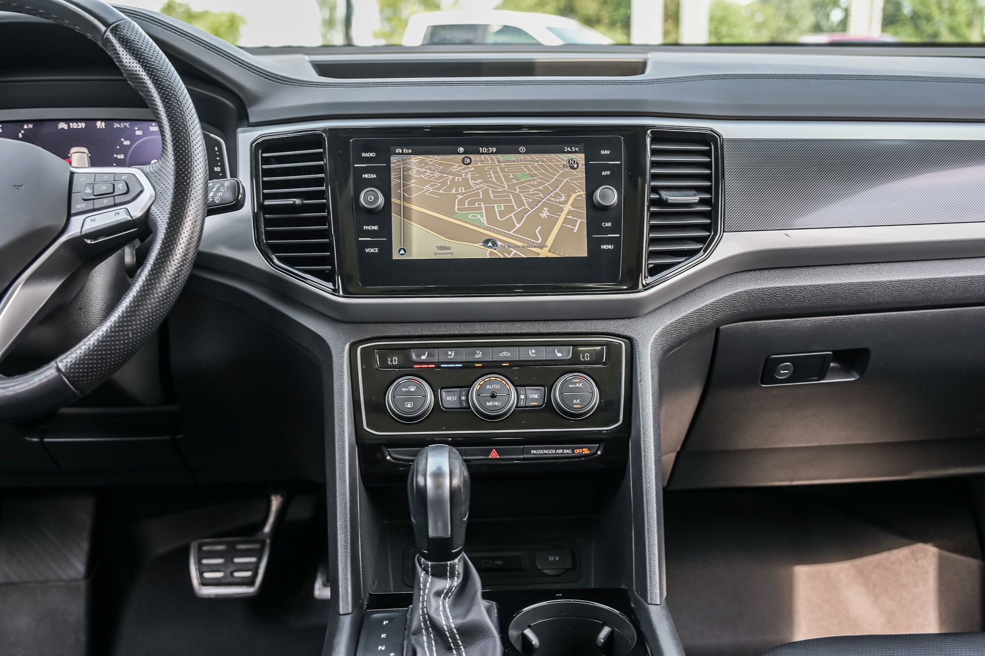 2023 Volkswagen Atlas in Saint-Bruno-de-Montarville, Quebec