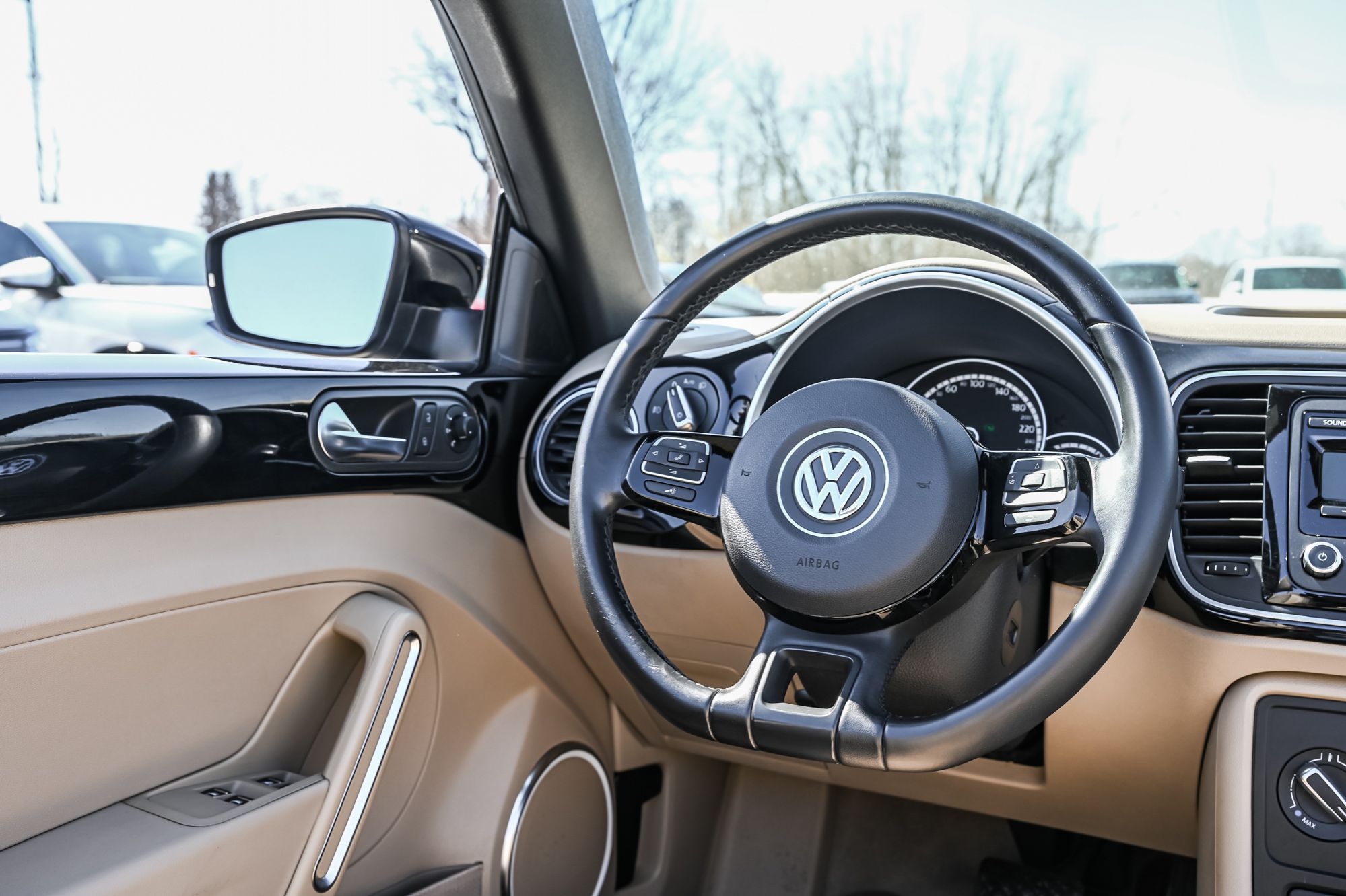 2014 Volkswagen Beetle Convertible in Saint-Bruno-de-Montarville, Quebec