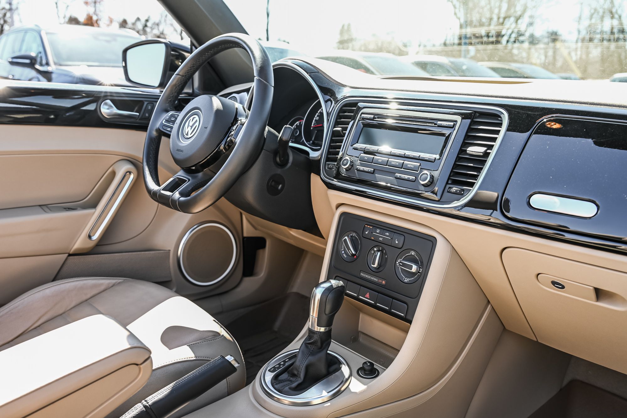 2014 Volkswagen Beetle Convertible in Saint-Bruno-de-Montarville, Quebec