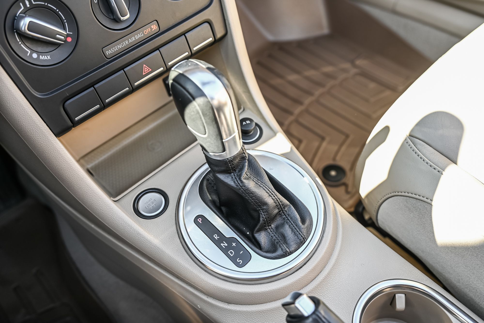 2014 Volkswagen Beetle Convertible in Saint-Bruno-de-Montarville, Quebec