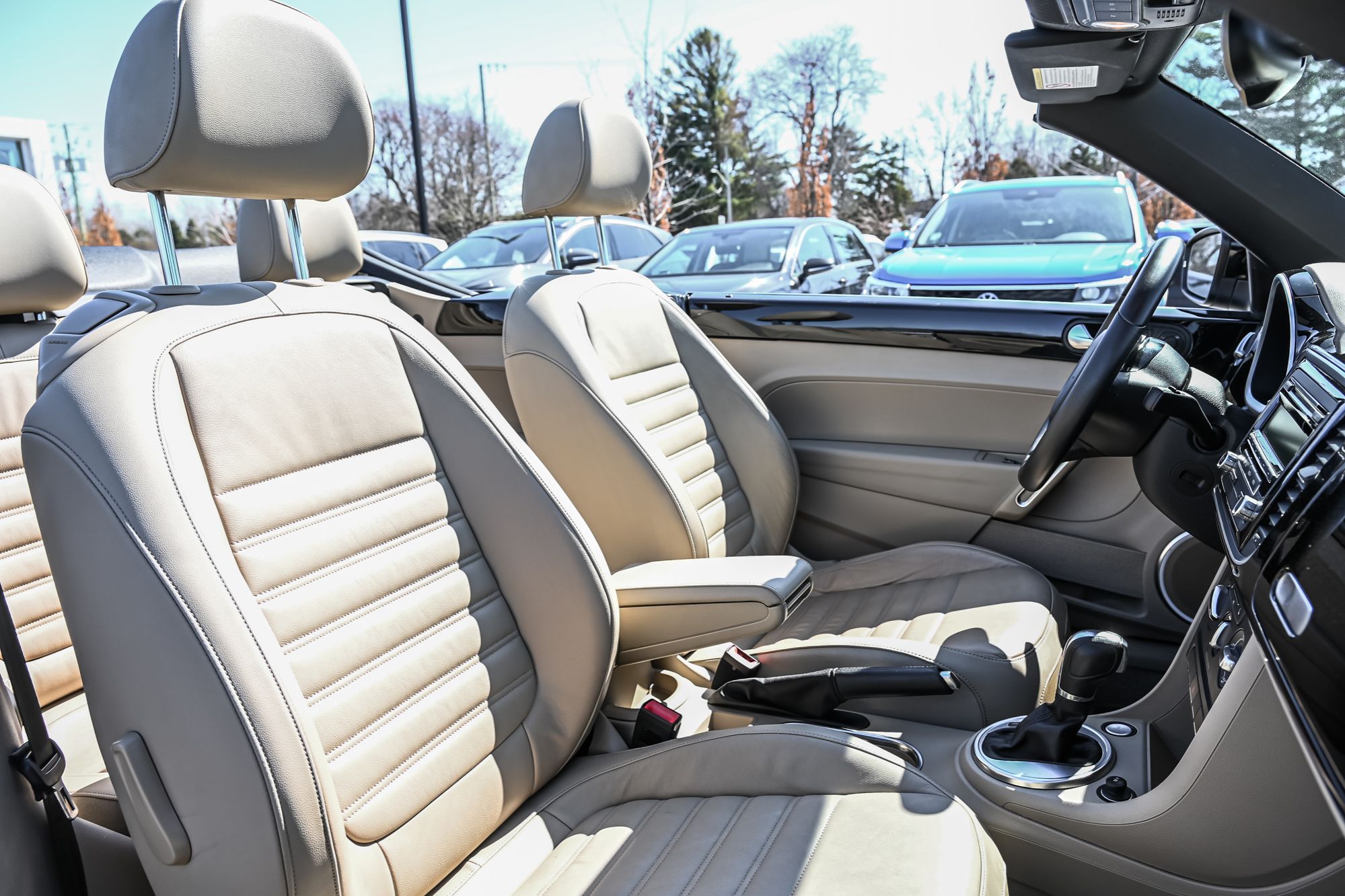 2014 Volkswagen Beetle Convertible in Saint-Bruno-de-Montarville, Quebec
