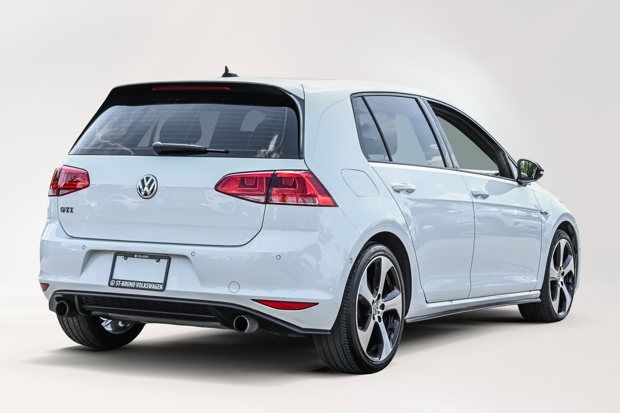 2017 Volkswagen Golf GTI in Saint-Bruno-de-Montarville, Quebec