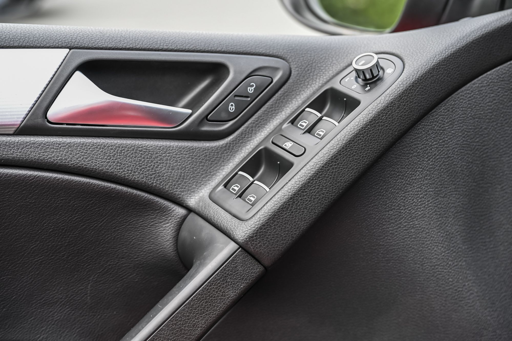 2012 Volkswagen Golf R in Saint-Bruno-de-Montarville, Quebec