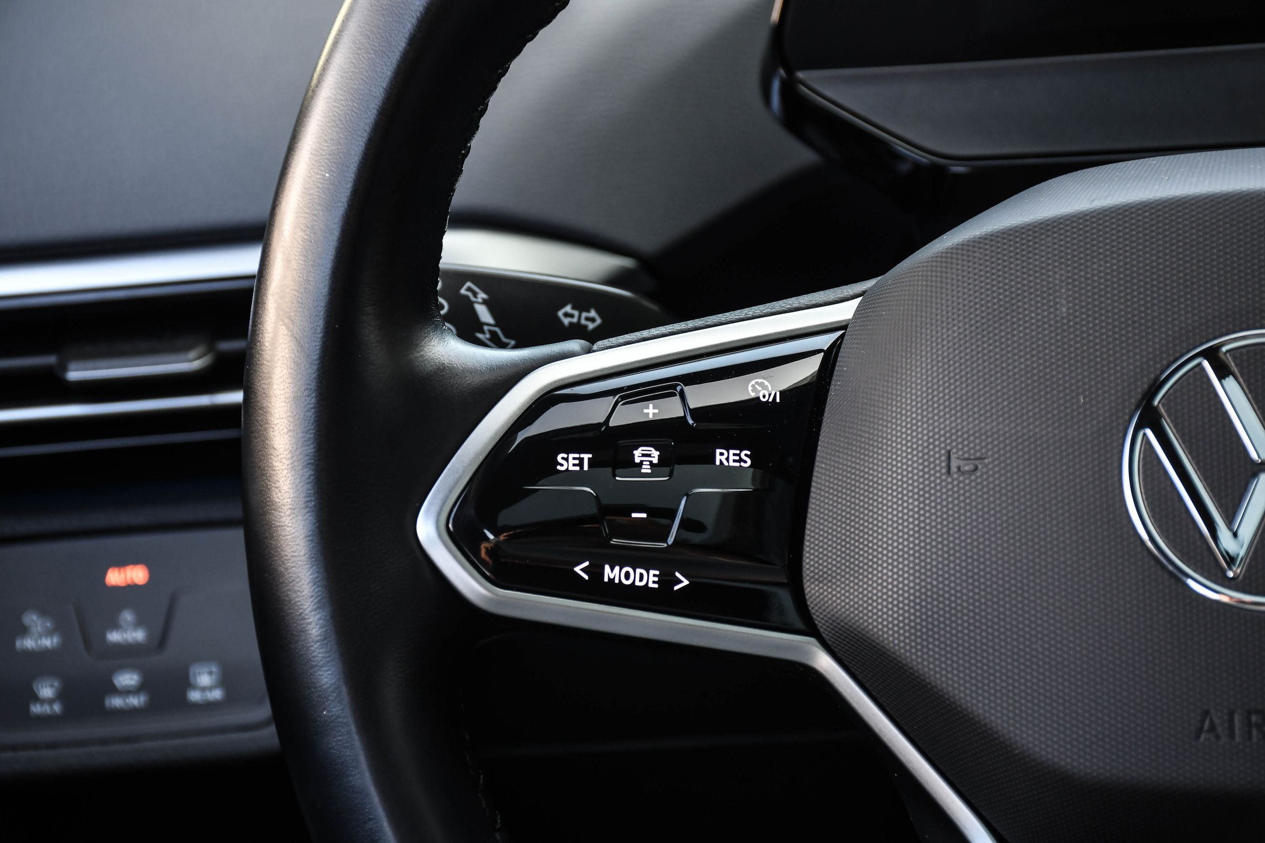 2022 Volkswagen ID.4 in Saint-Bruno-de-Montarville, Quebec