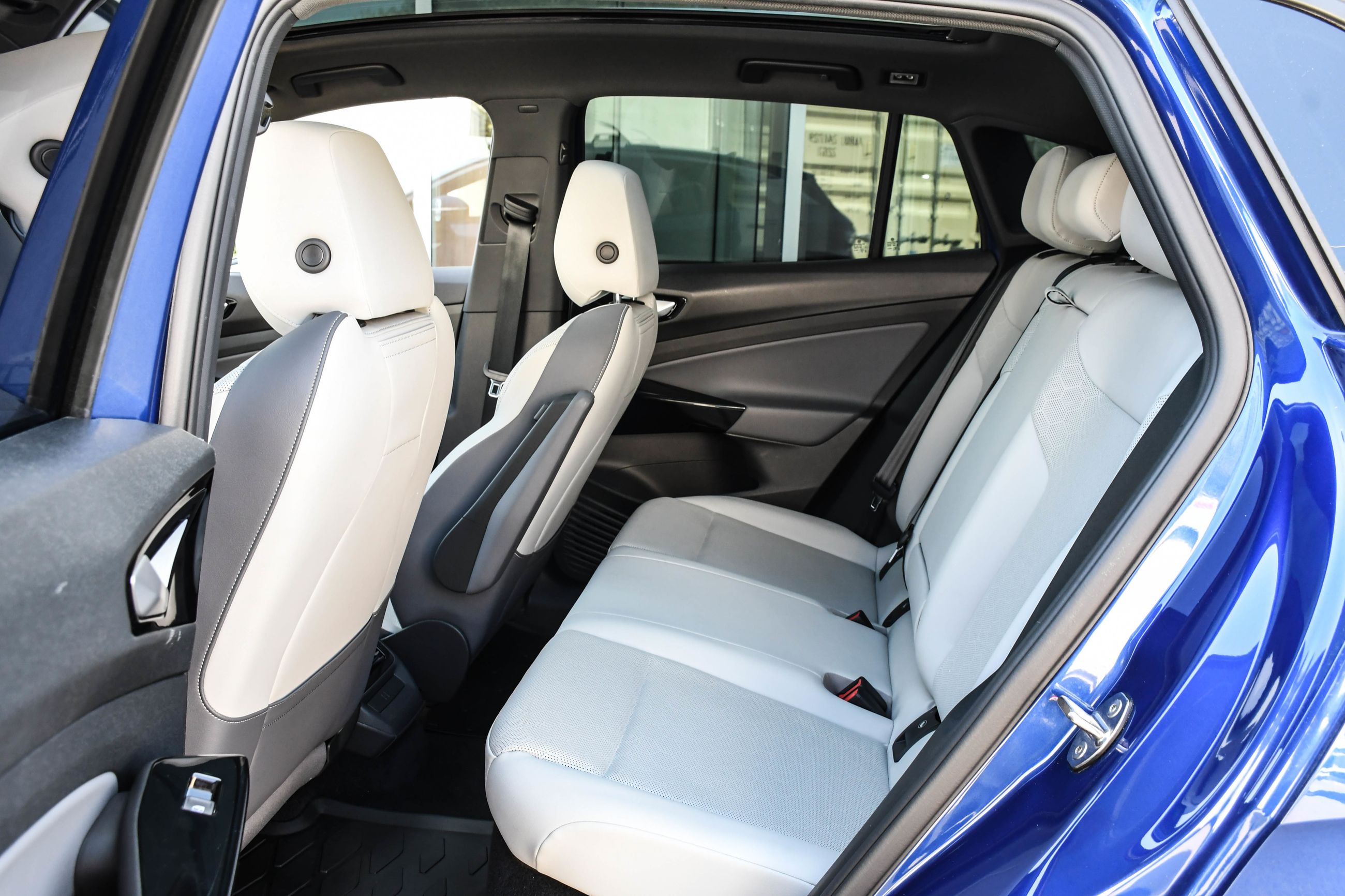 2022 Volkswagen ID.4 in Saint-Bruno-de-Montarville, Quebec