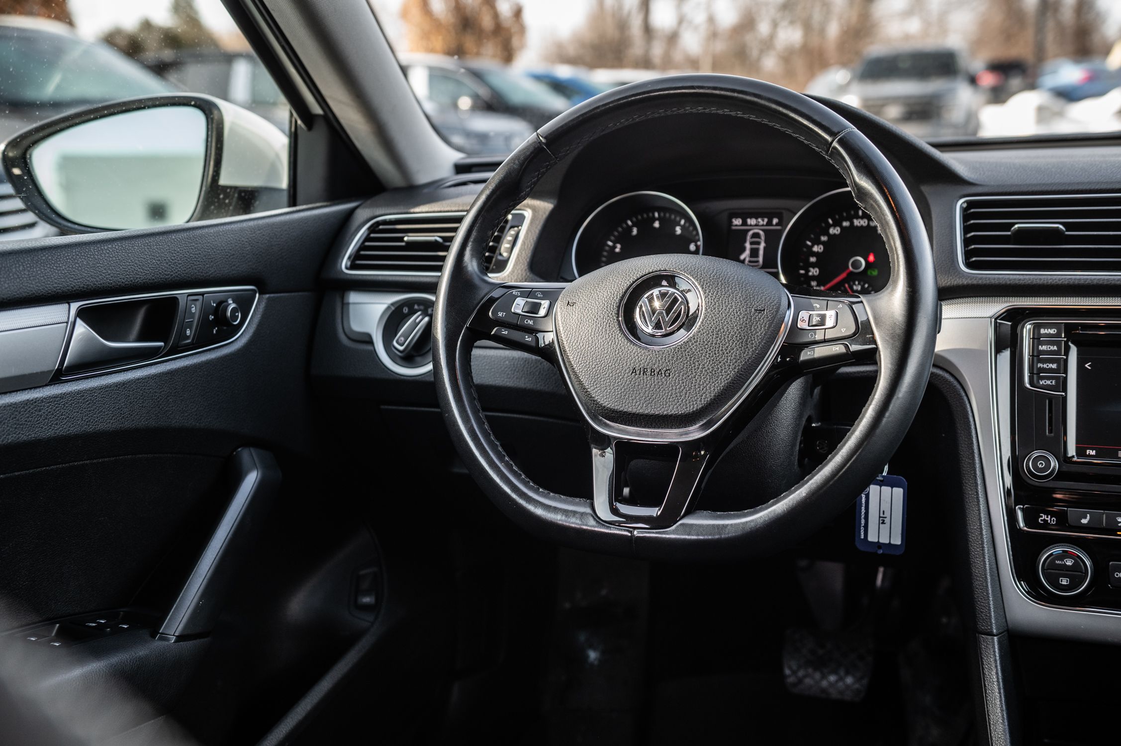 2016 Volkswagen Passat in Saint-Bruno-de-Montarville, Quebec