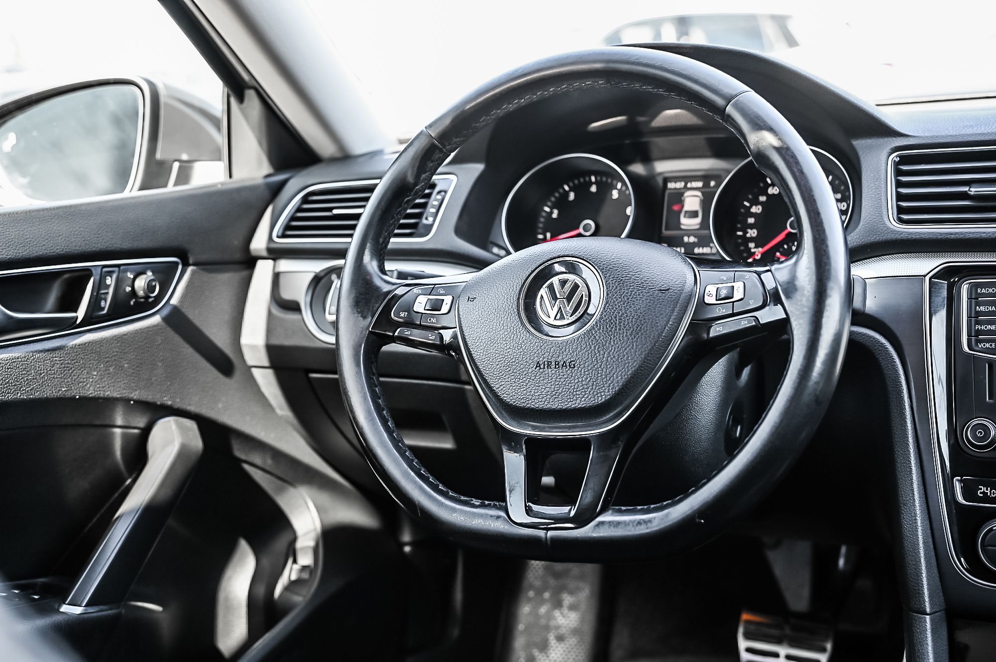 2018 Volkswagen Passat in Saint-Bruno-de-Montarville, Quebec