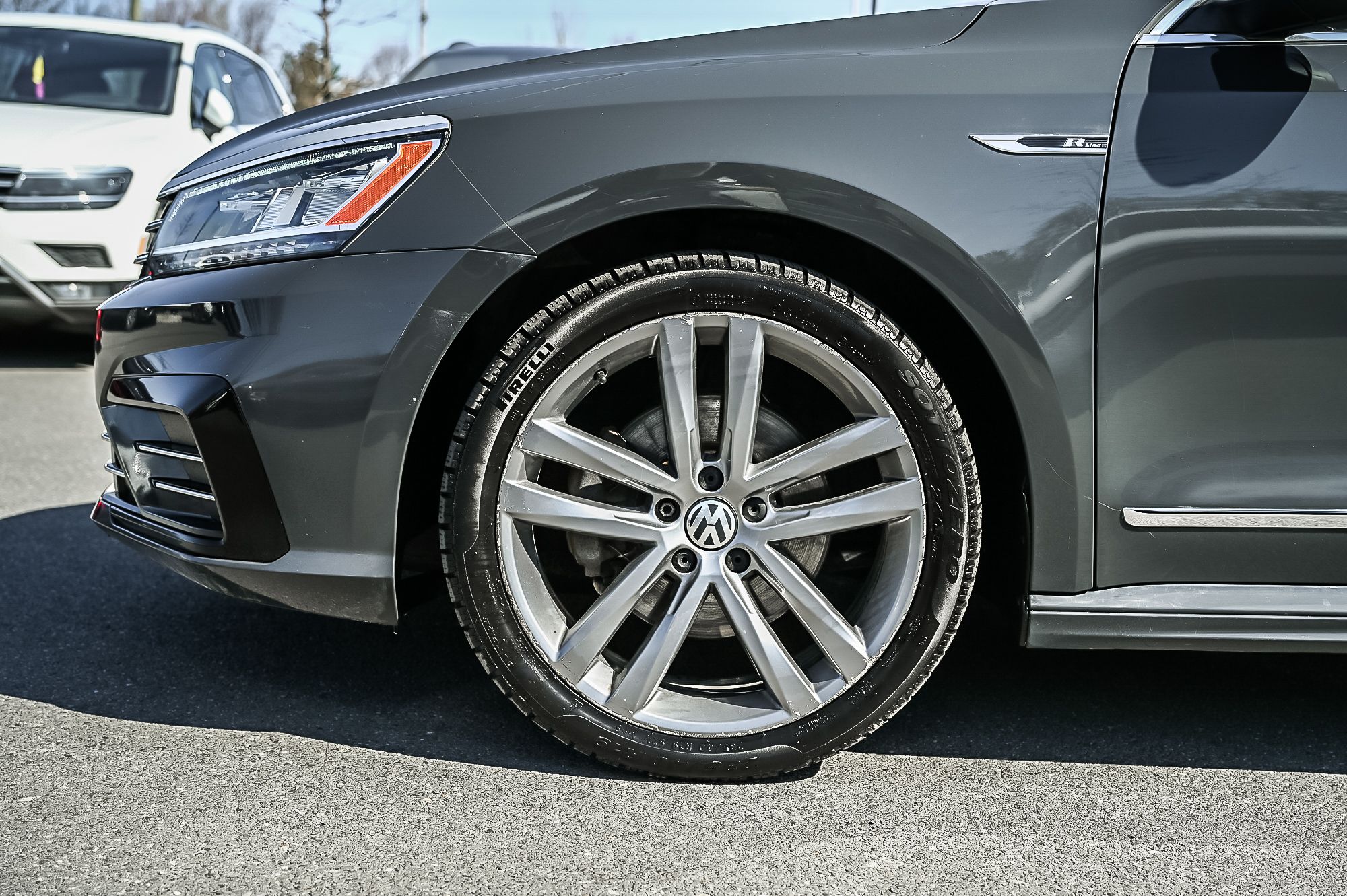2018 Volkswagen Passat in Saint-Bruno-de-Montarville, Quebec