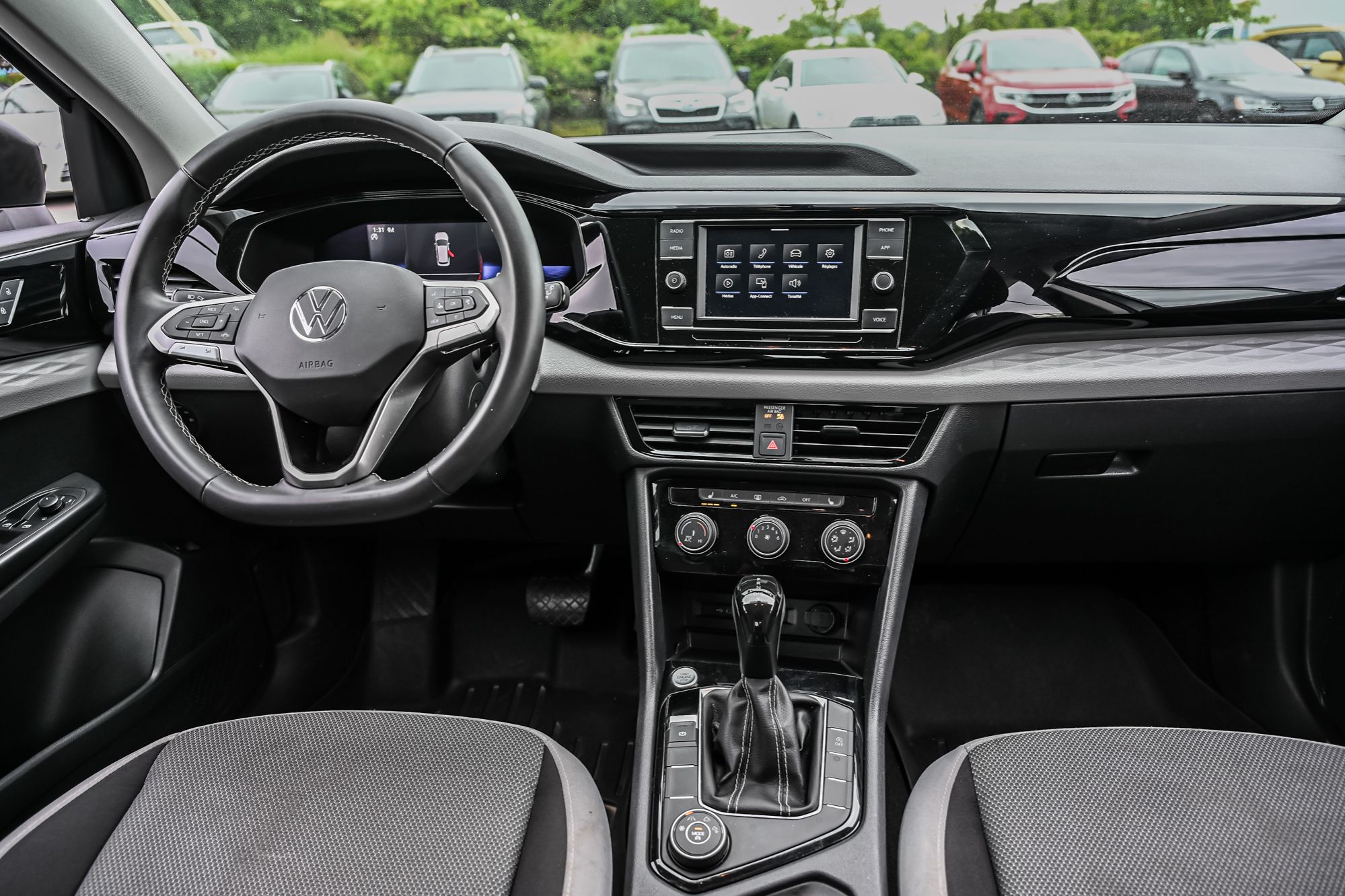 Volkswagen Taos  2023 à Saint-Bruno-de-Montarville, Québec