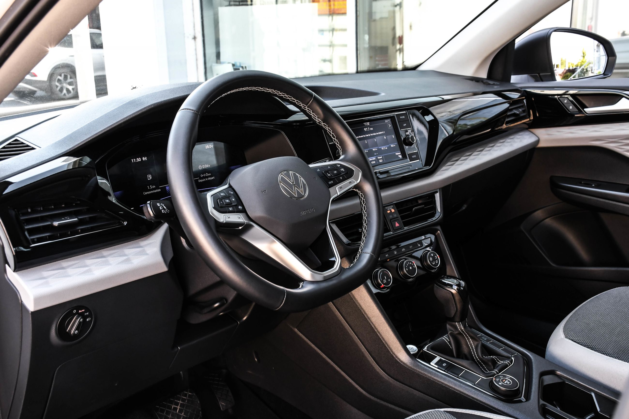 Volkswagen Taos  2024 à Saint-Bruno-de-Montarville, Québec