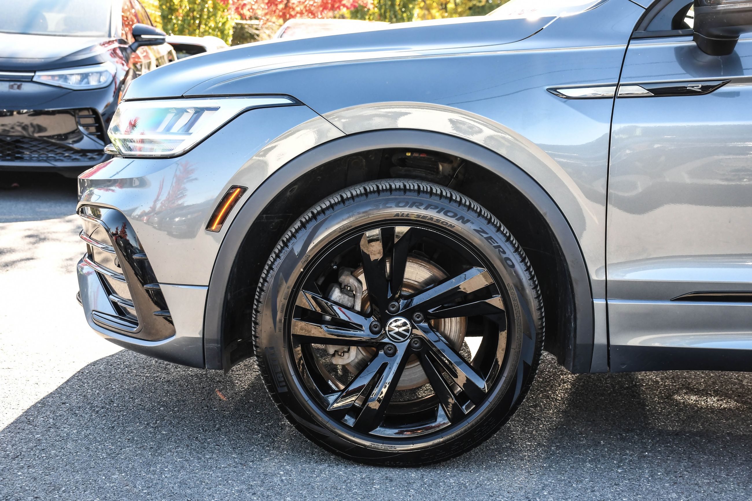 Photo Volkswagen Tiguan Comfortline R-Line Black Edition 2024 #5