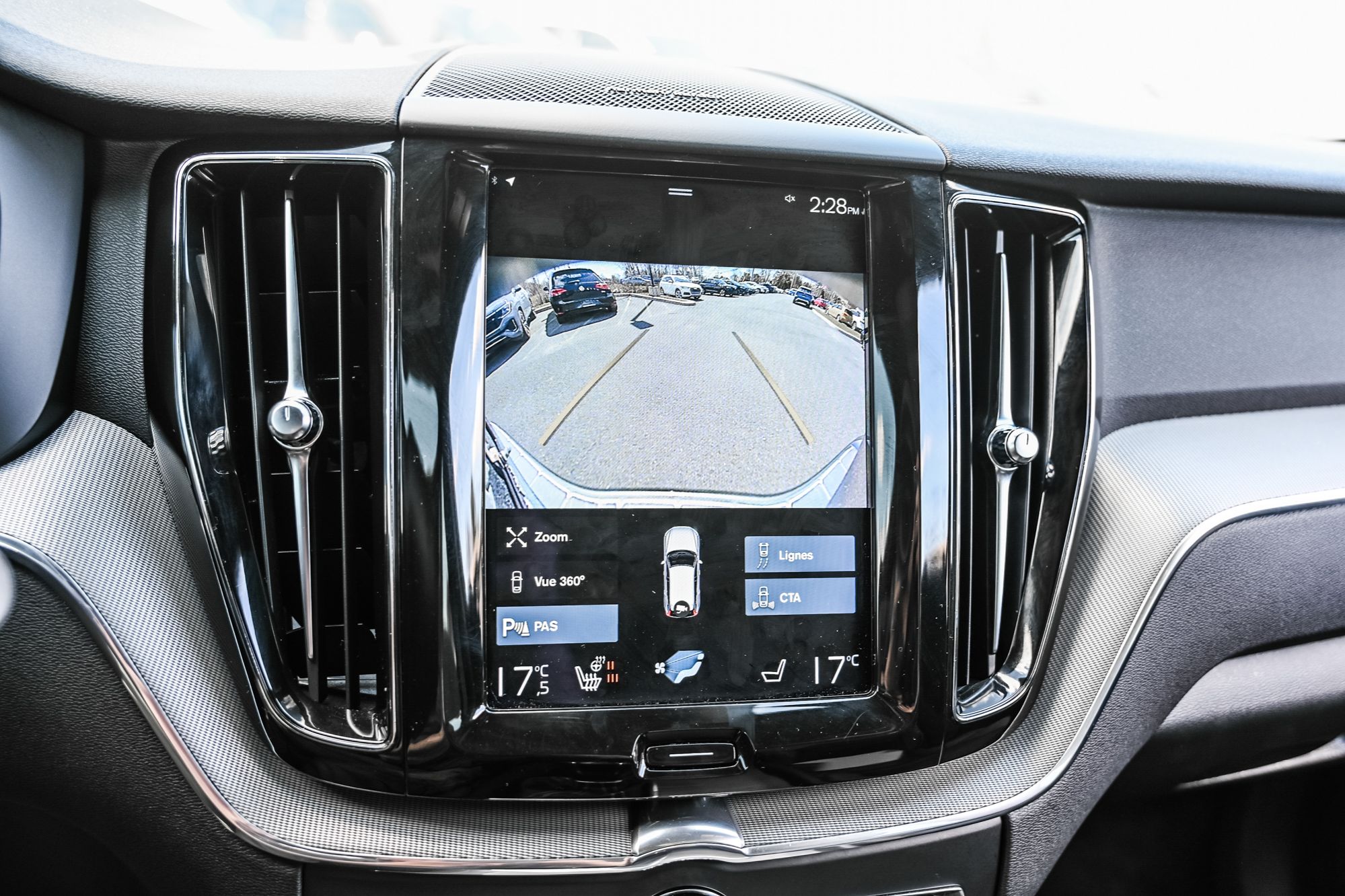 2021 Volvo XC60 in Saint-Bruno-de-Montarville, Quebec