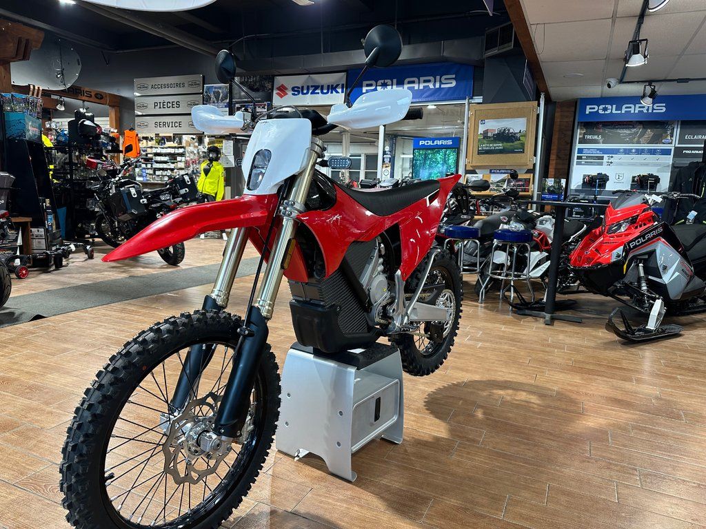 STARK FUTURE VARG EX 60HP 2025