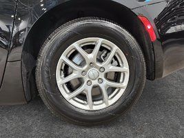 Photo 2027 Chrysler Pacifica SELECT #6