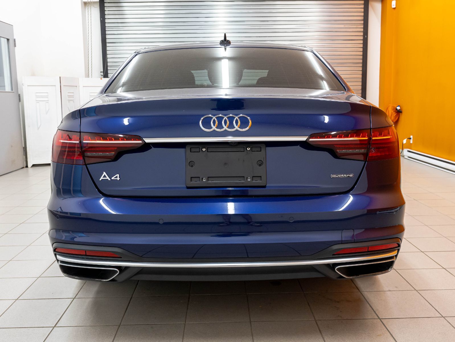 Audi A4 2023 — photo 8